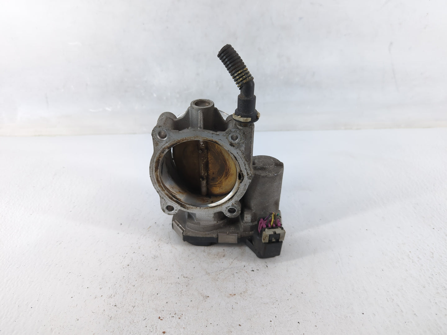 2010 Hummer H3 Throttle Body P/N:438AA 8508 Fits OEM Used Auto Parts - Oemusedautoparts1.com