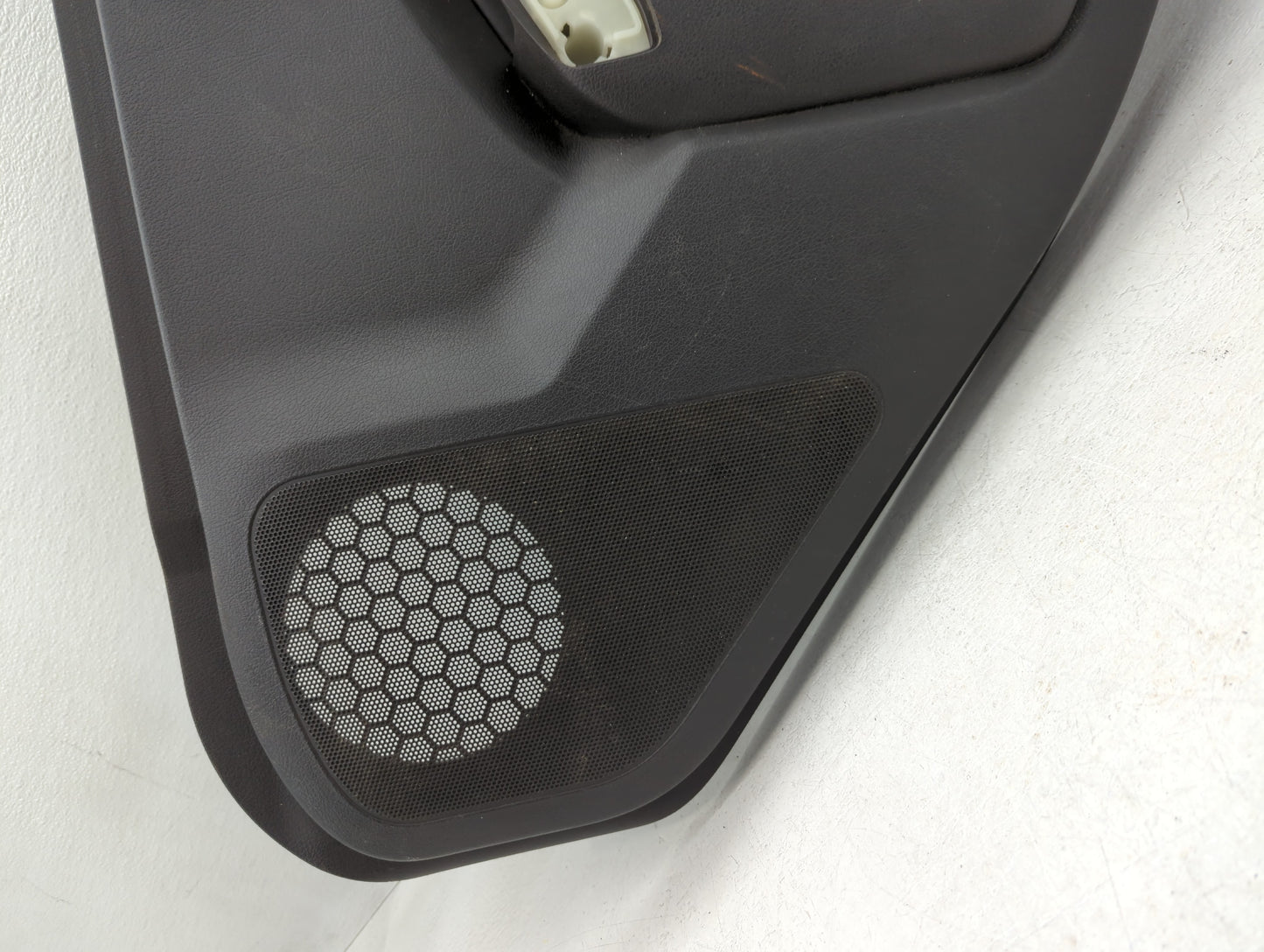 2010 Hummer H3 Rear Right Passenger Interior Door Panel Trim - Oemusedautoparts1.com