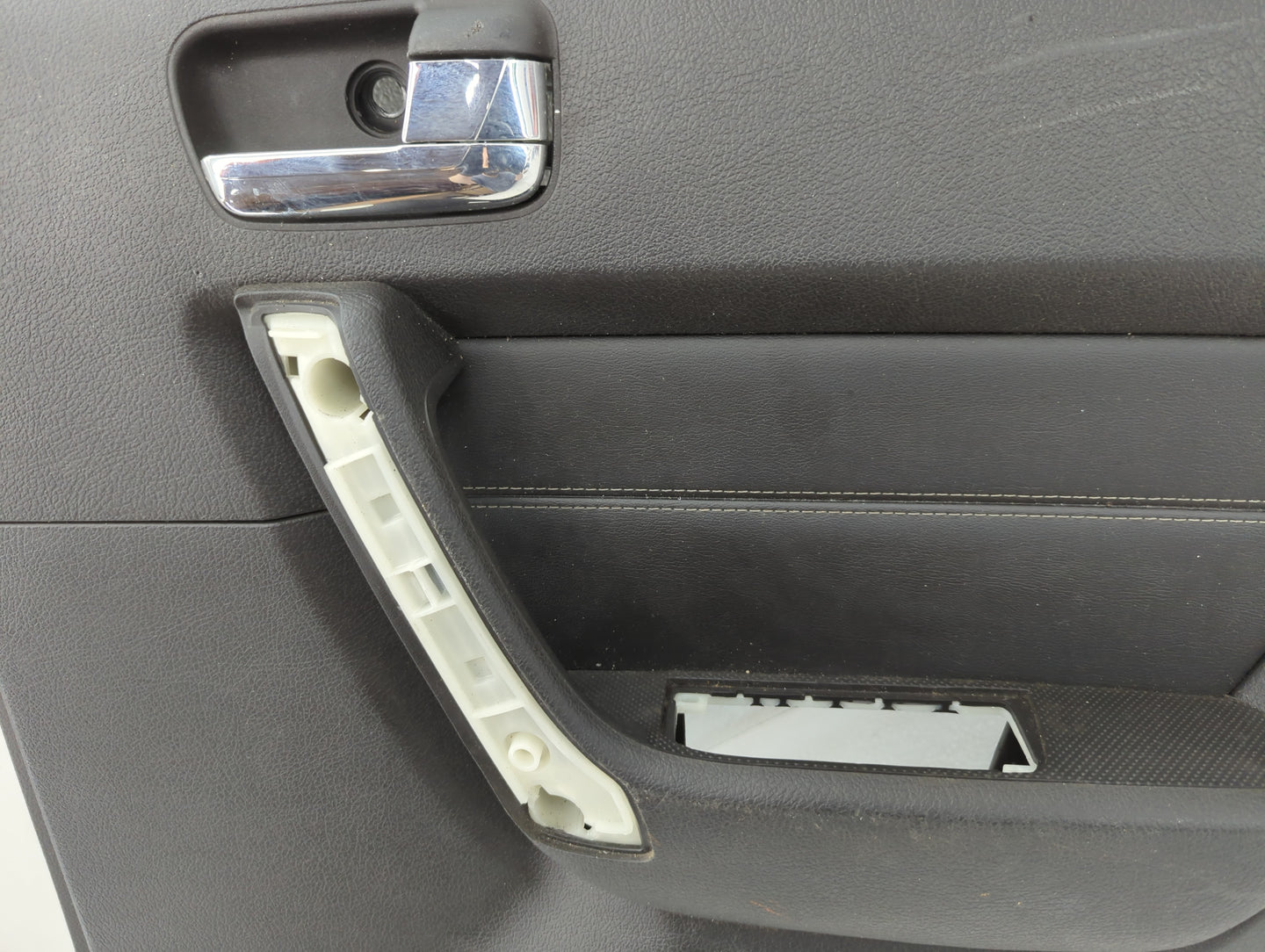 2010 Hummer H3 Rear Right Passenger Interior Door Panel Trim - Oemusedautoparts1.com
