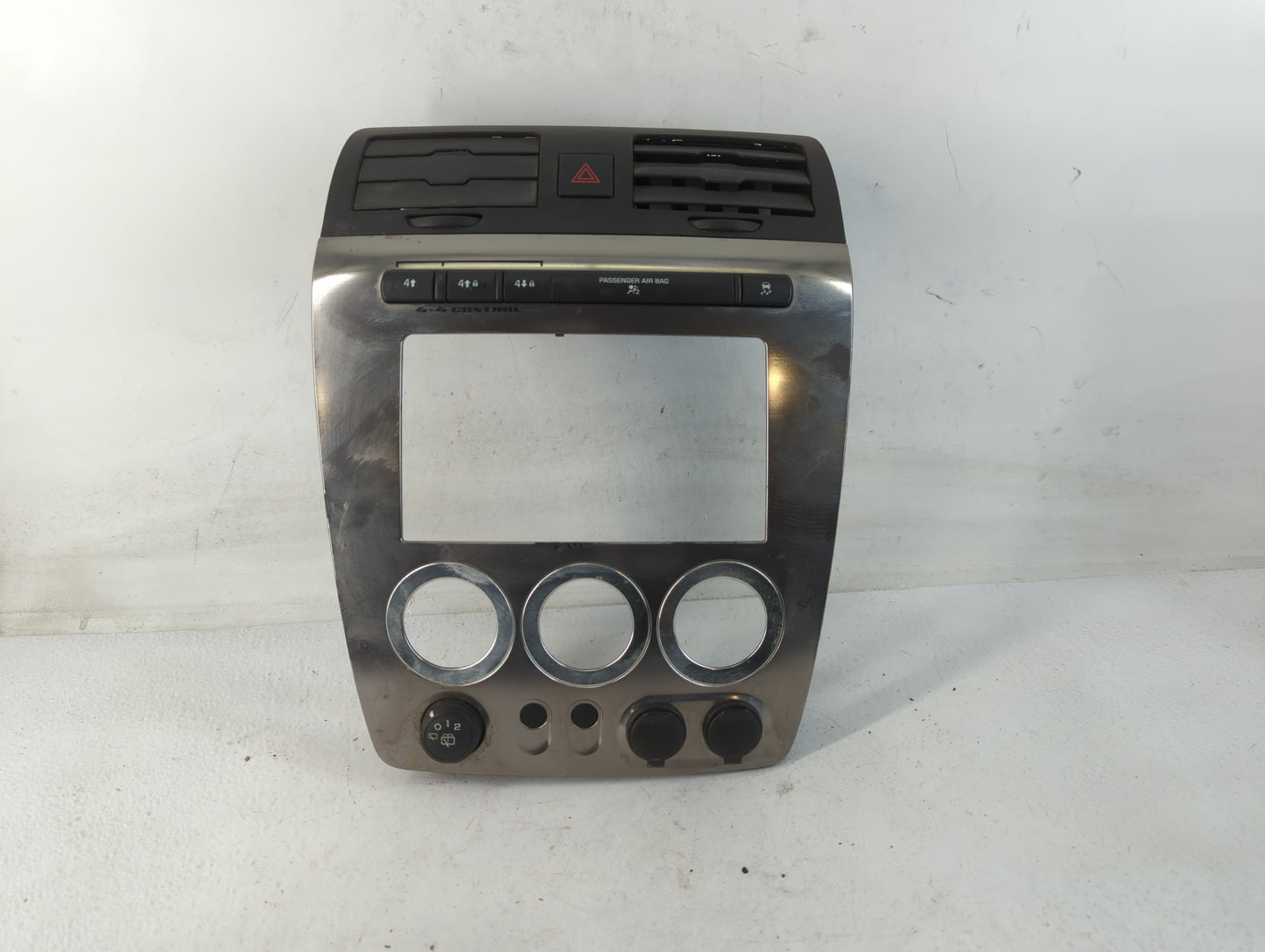 2010 Hummer H3 Radio Control Panel - Oemusedautoparts1.com