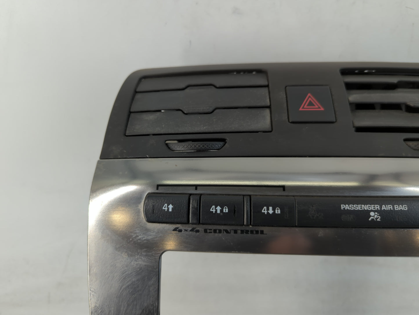 2010 Hummer H3 Radio Control Panel - Oemusedautoparts1.com