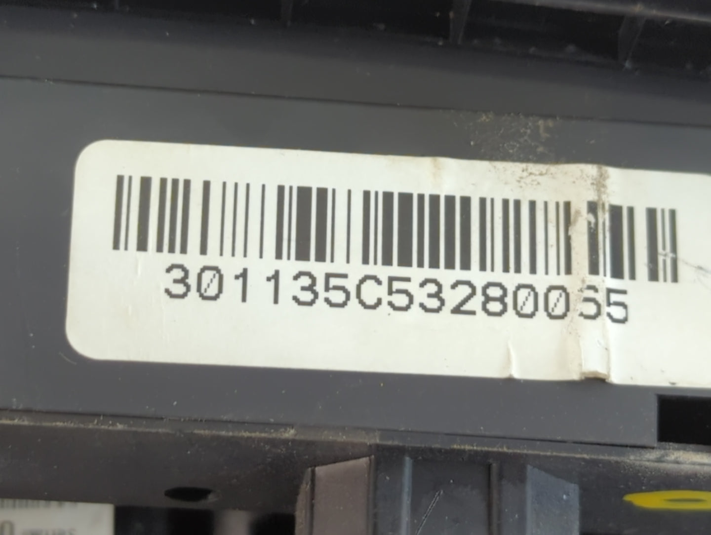 2010 Hummer H3 Radio Control Panel - Oemusedautoparts1.com