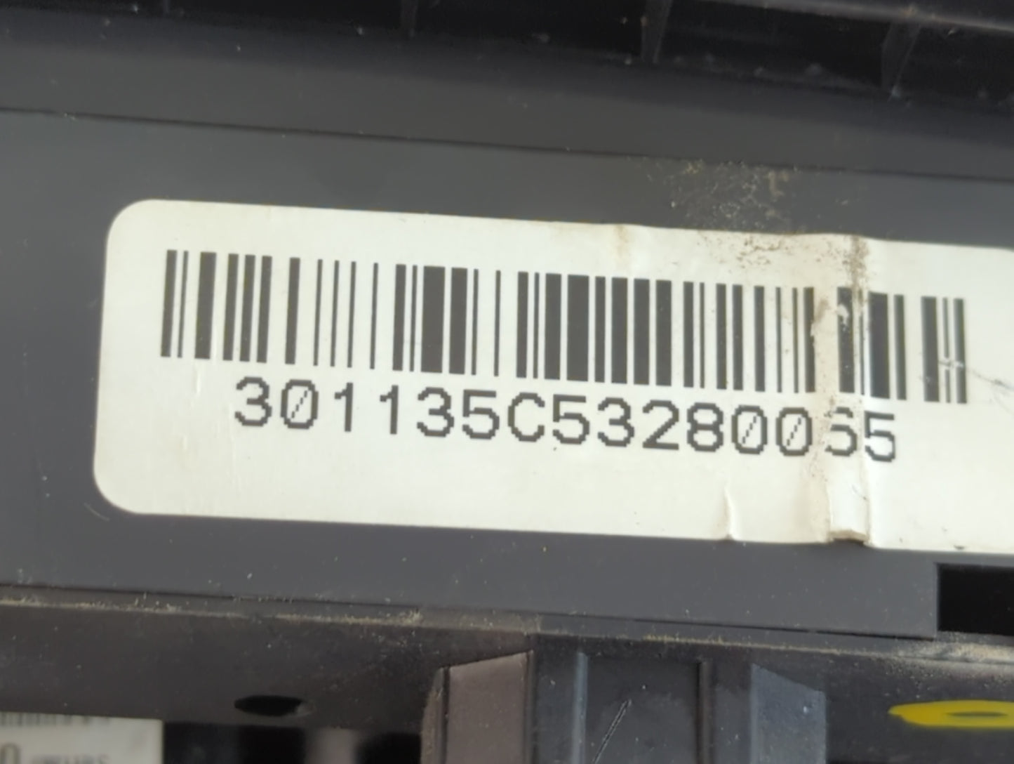 2010 Hummer H3 Radio Control Panel - Oemusedautoparts1.com