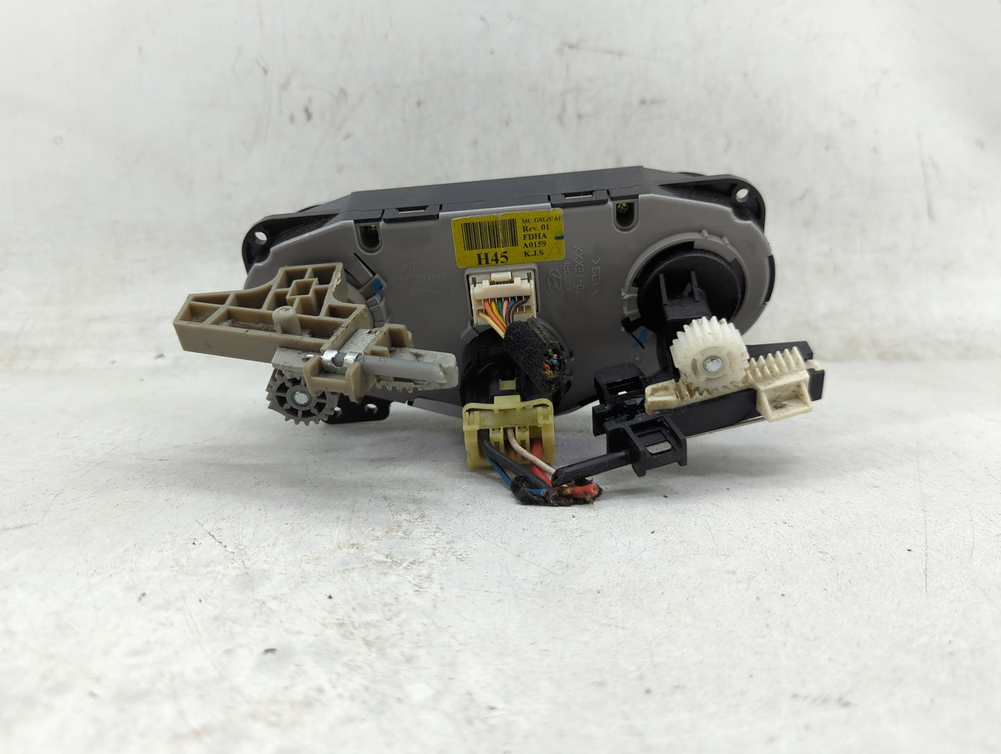 2010-2011 Hyundai Accent Climate Control Module Temperature AC/Heater Replacement P/N:A0159 Fits Fits 2010 2011 OEM Used Aut