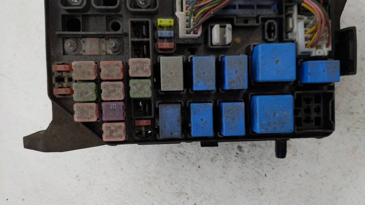 2006-2011 Hyundai Accent Fusebox Fuse Box Panel Relay Module P/N:91285 1E350 Fits Fits 2006 2007 2008 2009 2010 2011 OEM Use