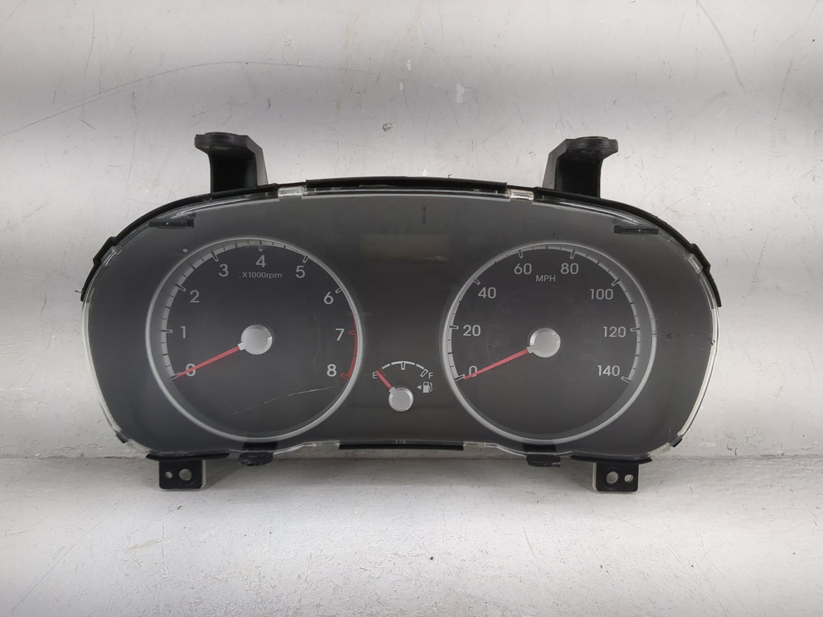 2010-2011 Hyundai Accent Instrument Cluster Speedometer Gauges P/N:94009-1E232 Miles:124K Fits Fits 2010 2011 OEM Used Auto 