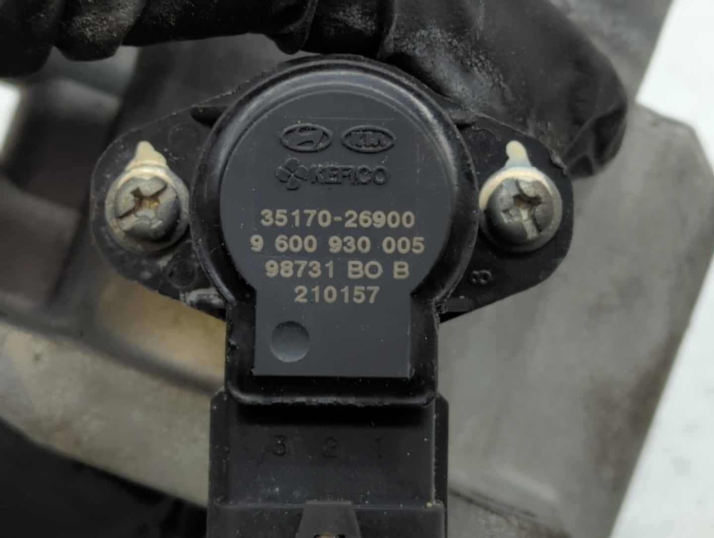2006-2011 Hyundai Accent Throttle Body P/N:35170-26900 35100-26860 Fits Fits 2006 2007 2008 2009 2010 2011 OEM Used Auto Par