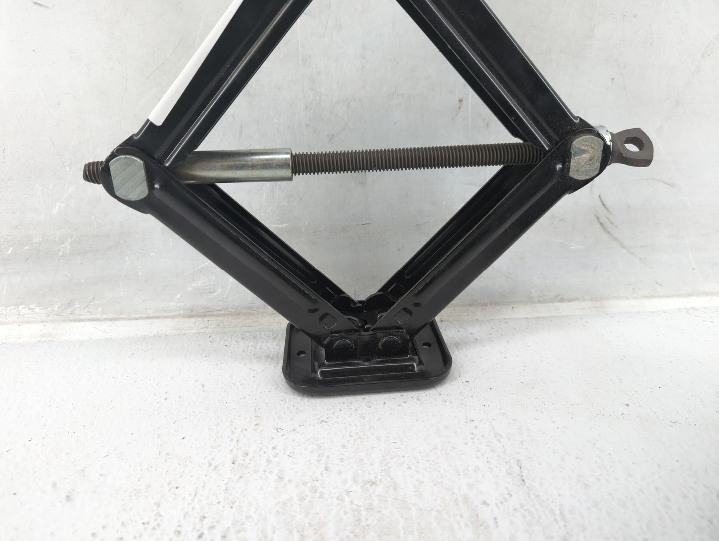 2010 Hyundai Accent Spare Scissor Car Jack - Oemusedautoparts1.com