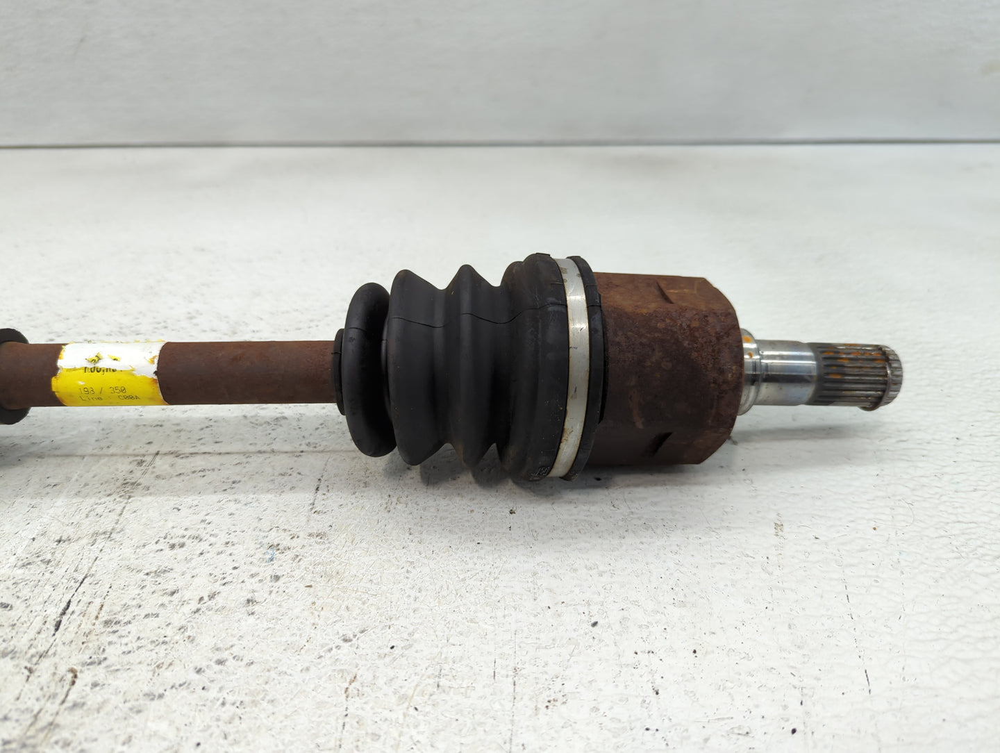 2007-2011 Hyundai Accent Axle Shaft Front Driver Cv C/v - Oemusedautoparts1.com