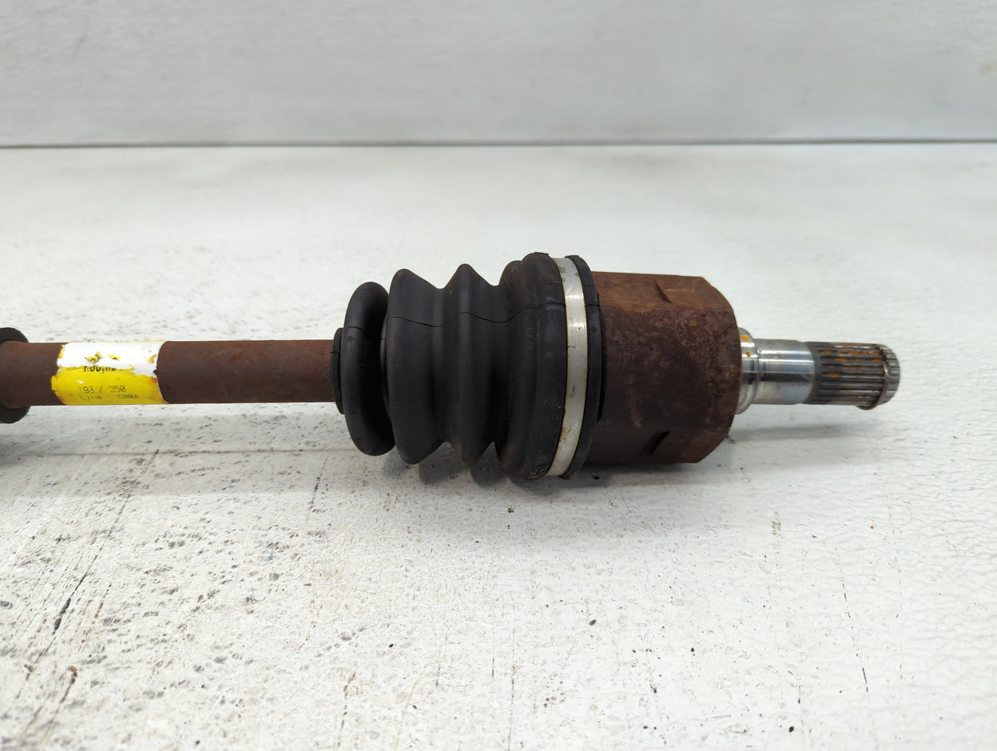 2007-2011 Hyundai Accent Axle Shaft Front Driver Cv C/v - Oemusedautoparts1.com