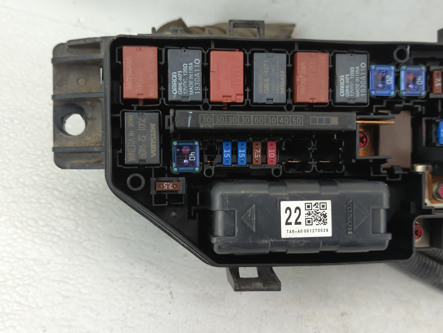2010 Hyundai Accent Fusebox Fuse Box Panel Relay Module P/N:49D0402E133032 01A4I0739 Fits OEM Used Auto Parts - Oemusedautop