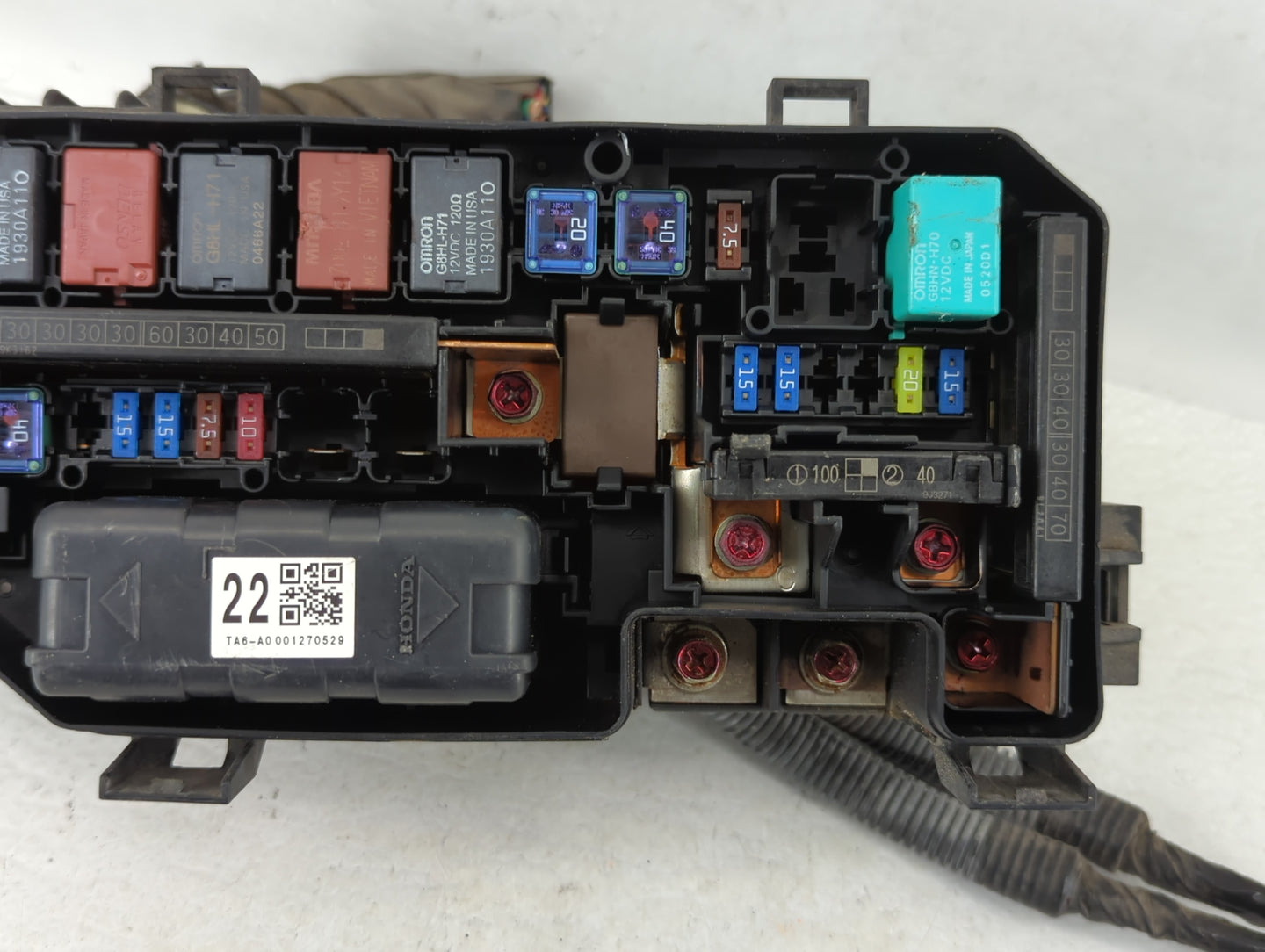 2010 Hyundai Accent Fusebox Fuse Box Panel Relay Module P/N:49D0402E133032 01A4I0739 Fits OEM Used Auto Parts - Oemusedautop