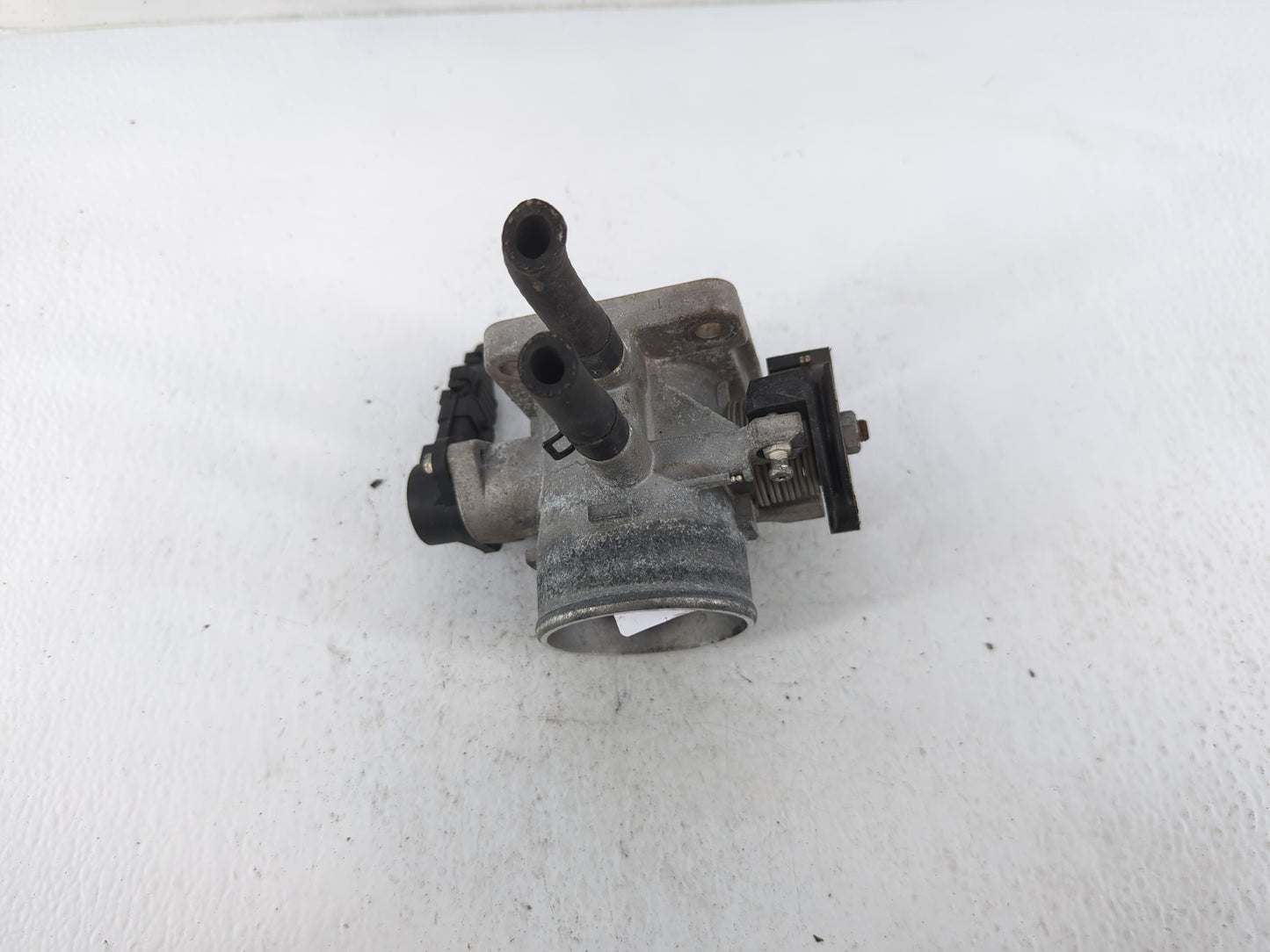 2009-2011 Hyundai Accent Throttle Body P/N:35170-26900 Fits Fits 2009 2010 2011 OEM Used Auto Parts - Oemusedautoparts1.com