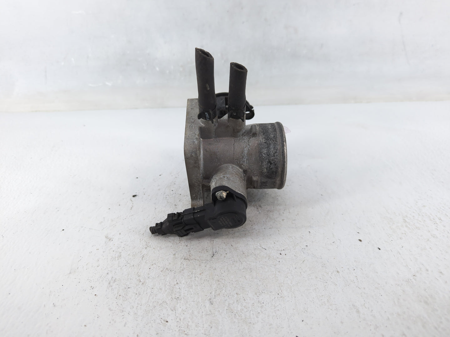 2009-2011 Hyundai Accent Throttle Body P/N:35170-26900 Fits Fits 2009 2010 2011 OEM Used Auto Parts - Oemusedautoparts1.com