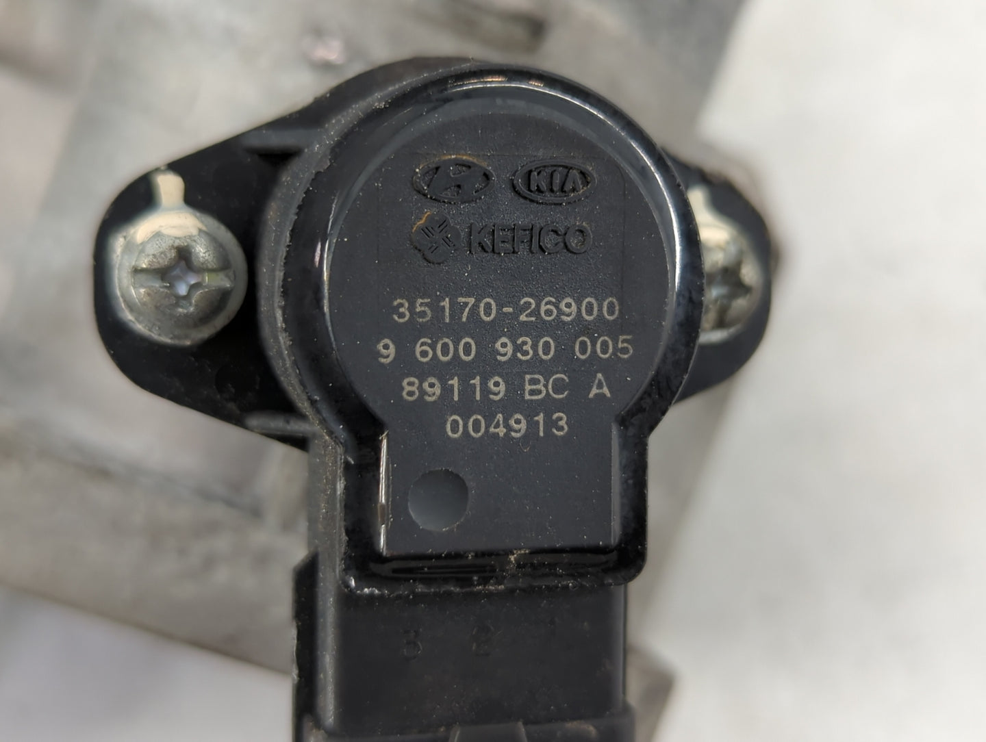 2009-2011 Hyundai Accent Throttle Body P/N:35170-26900 Fits Fits 2009 2010 2011 OEM Used Auto Parts - Oemusedautoparts1.com