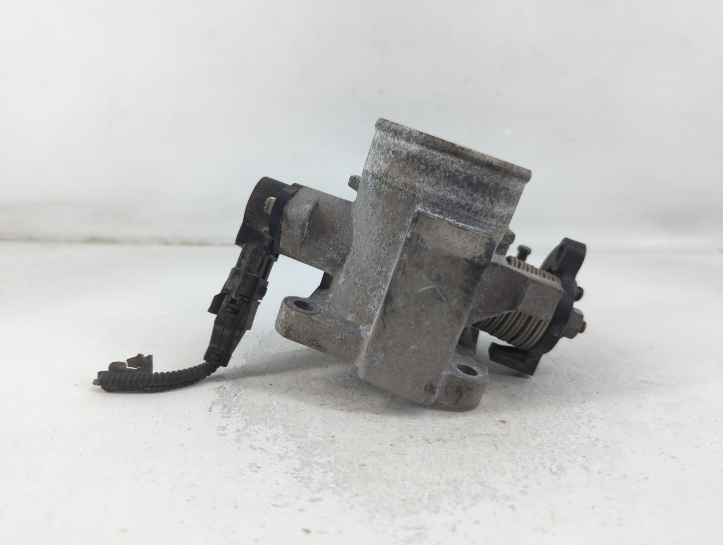 2009-2011 Hyundai Accent Throttle Body Fits Fits 2009 2010 2011 OEM Used Auto Parts - Oemusedautoparts1.com