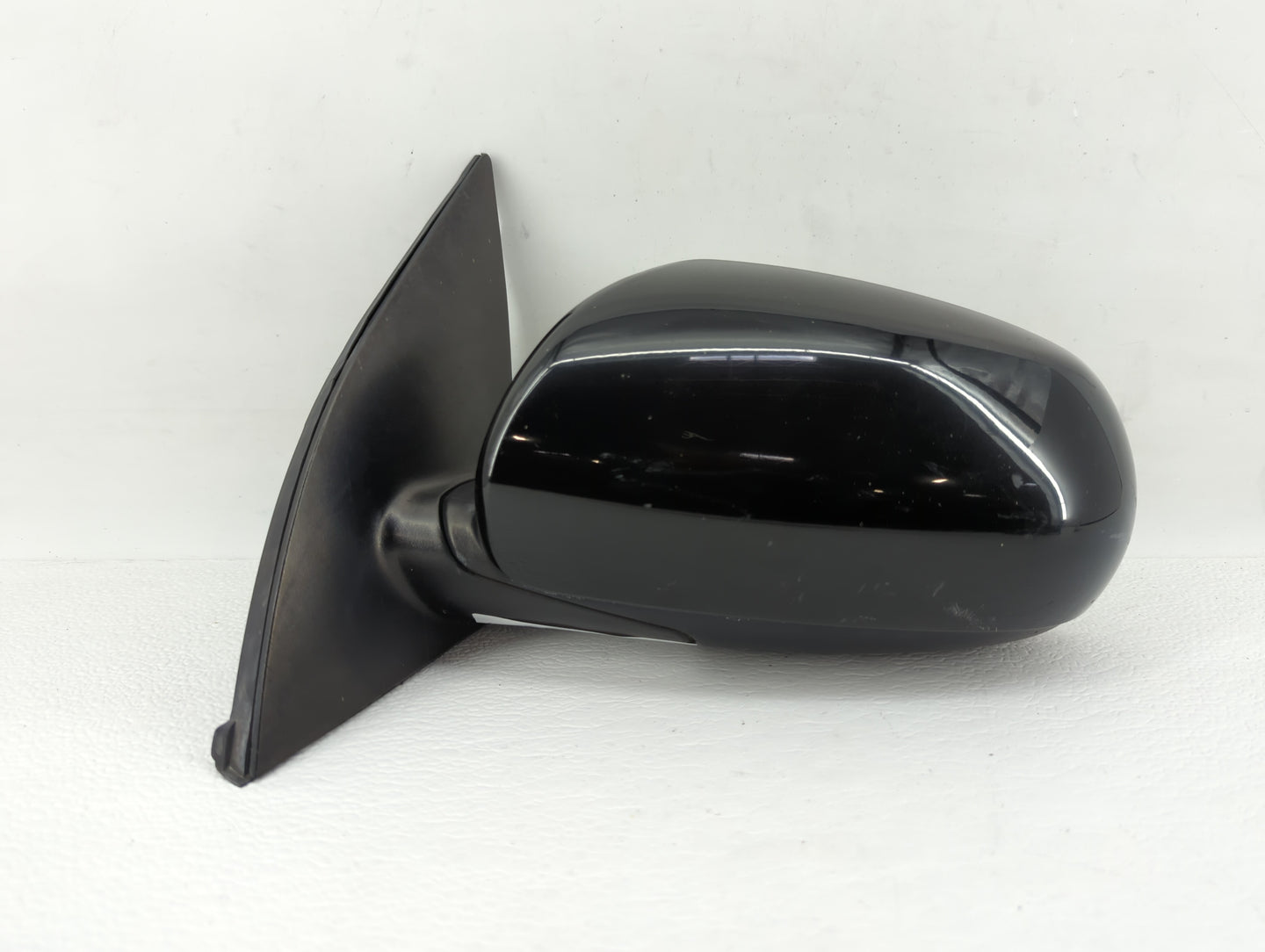 2010 Hyundai Accent Driver Side View Mirror - Left Door Mirror OEM Used - Oemusedautoparts1.com