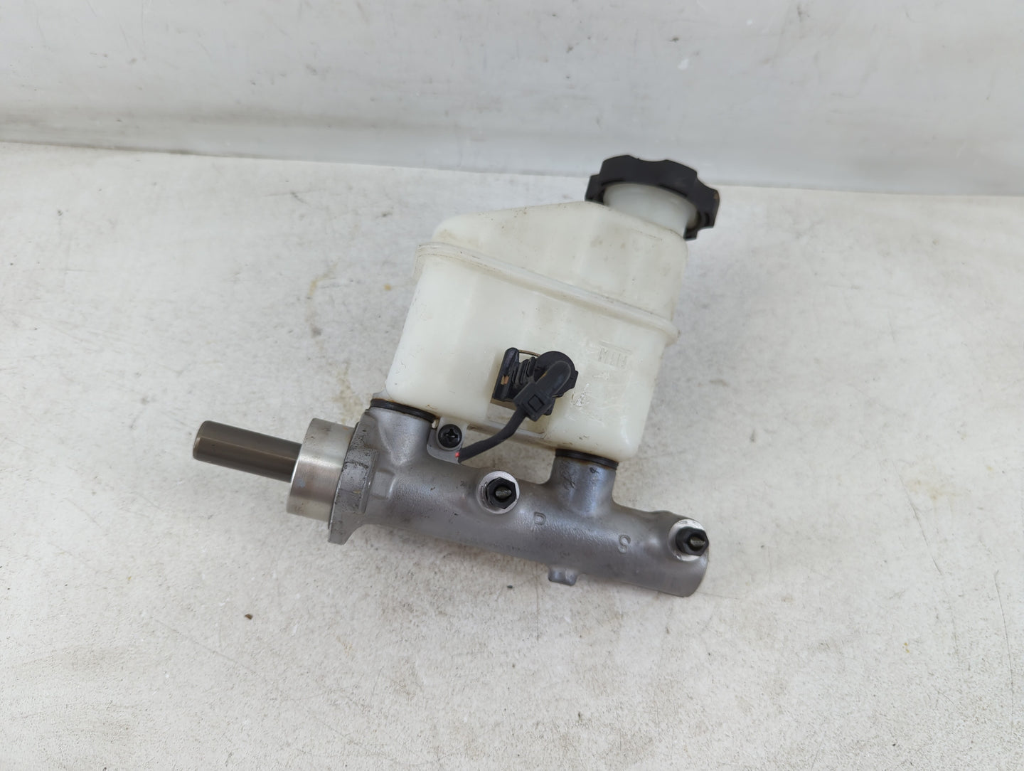 2007-2010 Hyundai Elantra Brake Master Cylinder - Oemusedautoparts1.com