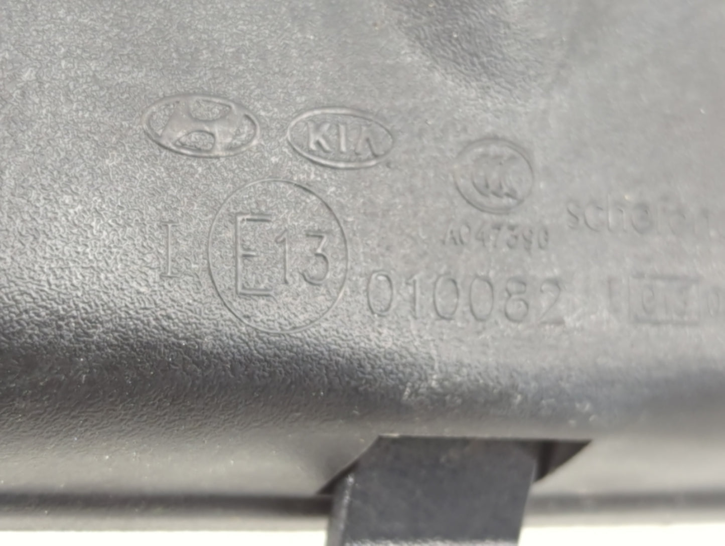 2001-2012 Hyundai Elantra Interior Rear View Mirror Replacement OEM P/N:E13010082 Fits OEM Used Auto Parts - Oemusedautopart