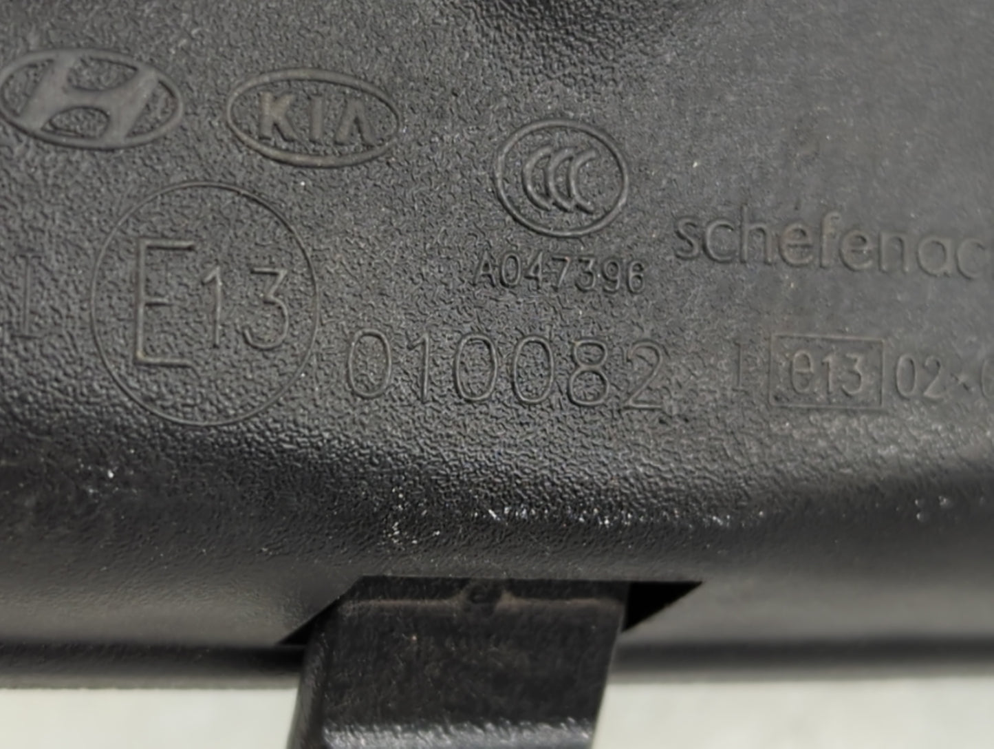 2001-2012 Hyundai Elantra Interior Rear View Mirror Replacement OEM P/N:E13010082 Fits OEM Used Auto Parts - Oemusedautopart