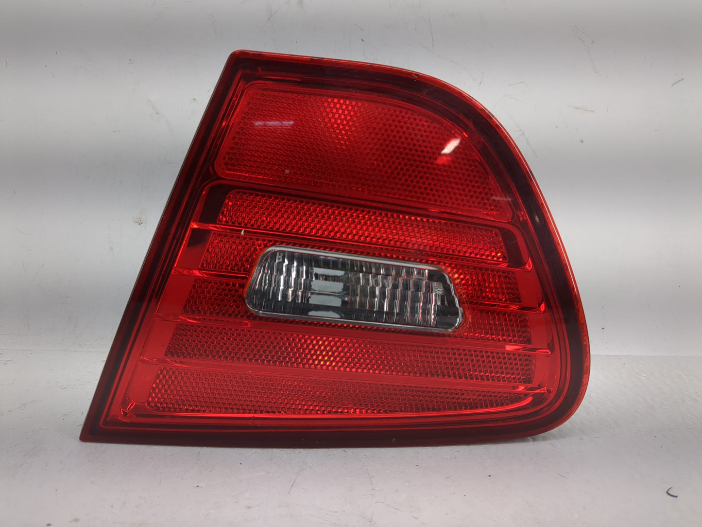 2007-2010 Hyundai Elantra Tail Light Assembly Passenger Right OEM P/N:92404-2H00 Fits Fits 2007 2008 2009 2010 OEM Used Auto