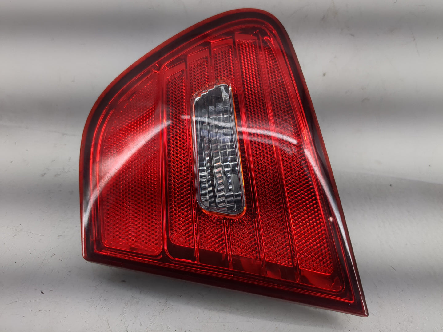 2007-2010 Hyundai Elantra Tail Light Assembly Passenger Right OEM P/N:92404-2H00 Fits Fits 2007 2008 2009 2010 OEM Used Auto