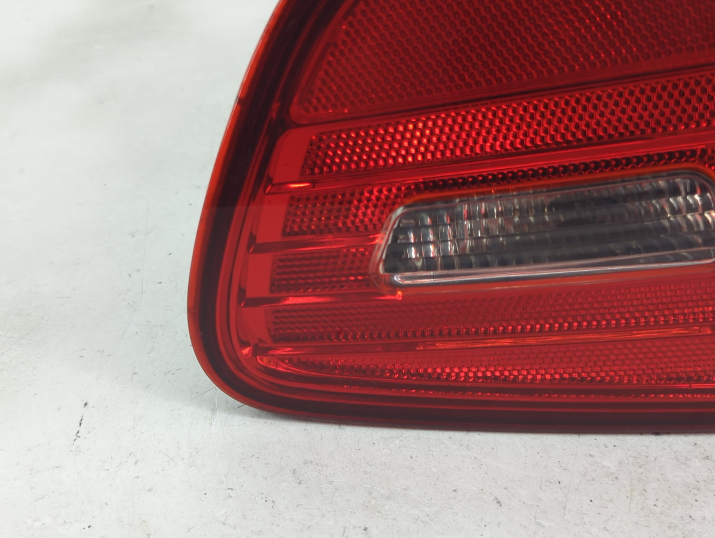 2007-2010 Hyundai Elantra Tail Light Assembly Passenger Right OEM P/N:E110251 Fits Fits 2007 2008 2009 2010 OEM Used Auto Pa