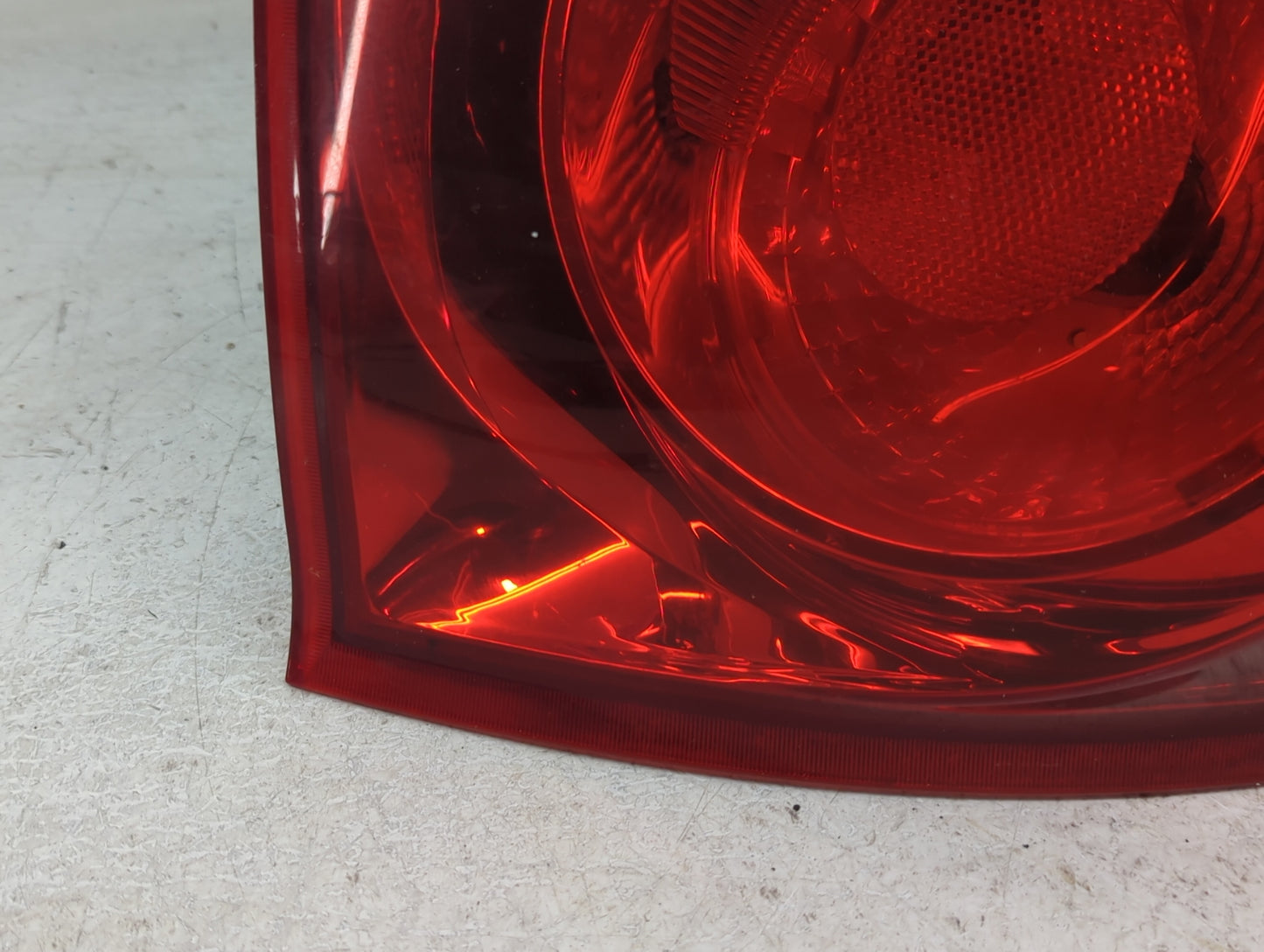 2007-2010 Hyundai Elantra Tail Light Assembly Passenger Right OEM P/N:15865679 Fits Fits 2007 2008 2009 2010 OEM Used Auto P