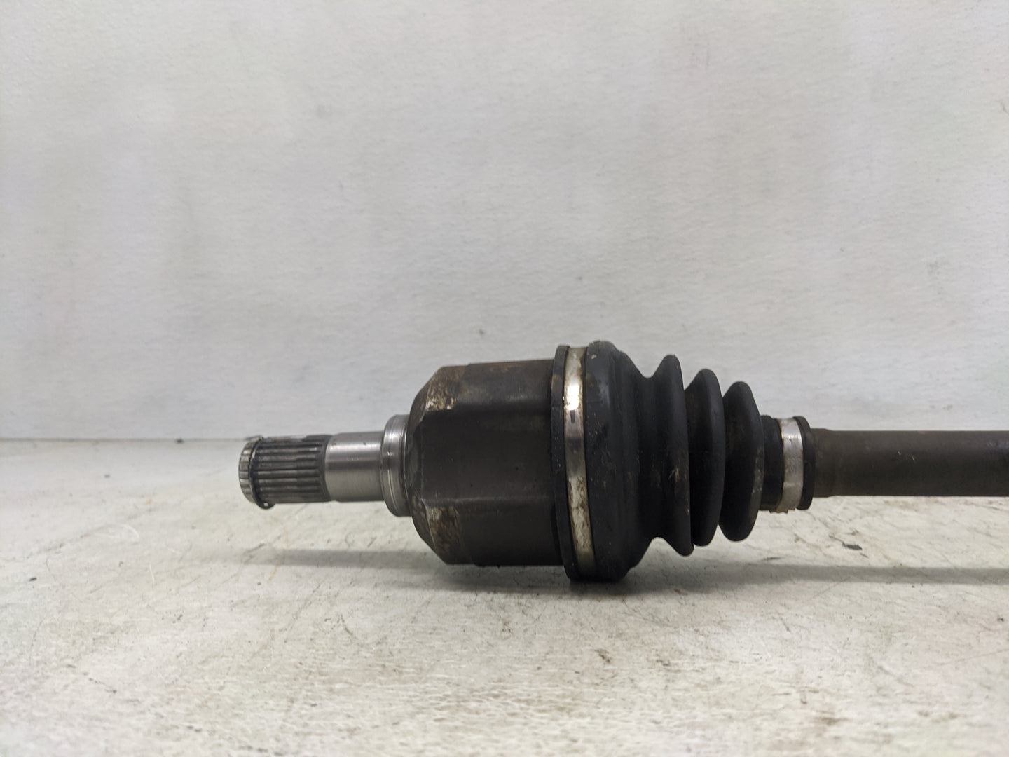 2007-2010 Hyundai Elantra Axle Shaft Front Driver Cv C/v - Oemusedautoparts1.com