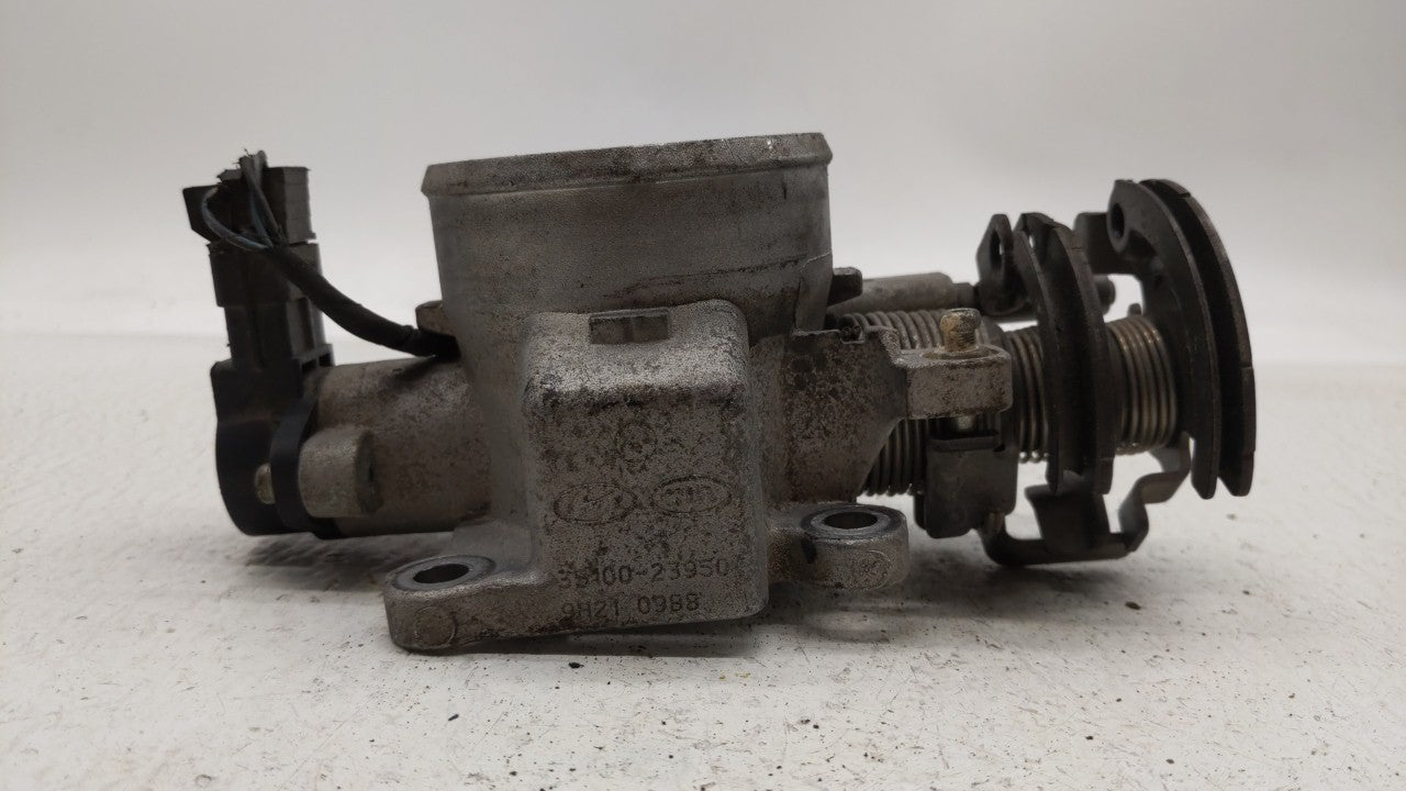 2007-2012 Hyundai Elantra Throttle Body P/N:55100-23950 35100-23950 Fits Fits 2007 2008 2009 2010 2011 2012 OEM Used Auto Pa