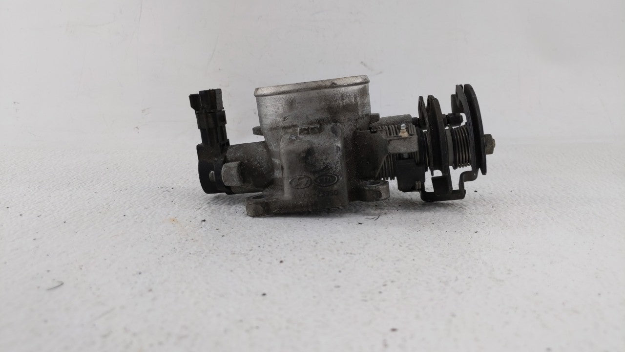 2007-2012 Hyundai Elantra Throttle Body P/N:55100-23950 35100-23950 Fits Fits 2007 2008 2009 2010 2011 2012 OEM Used Auto Pa
