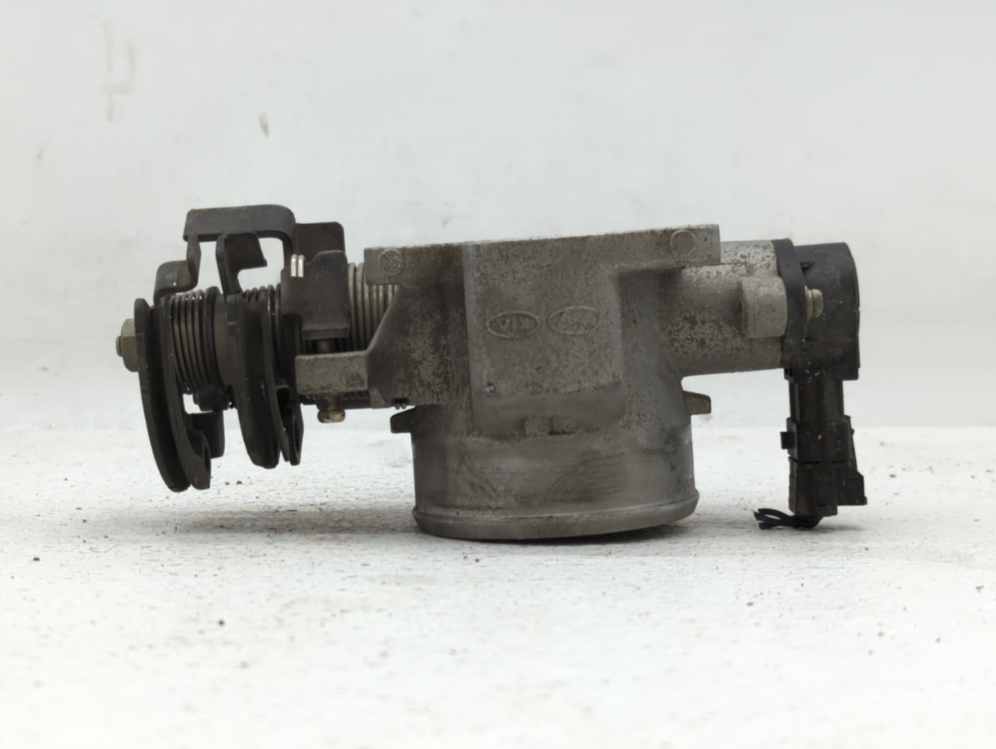 2007-2012 Hyundai Elantra Throttle Body P/N:35170-26910 Fits Fits 2007 2008 2009 2010 2011 2012 OEM Used Auto Parts - Oemuse