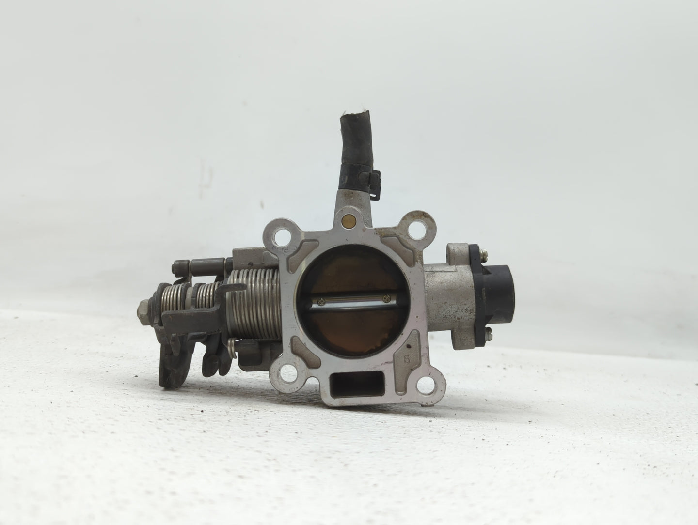 2007-2012 Hyundai Elantra Throttle Body P/N:35170-26910 Fits Fits 2007 2008 2009 2010 2011 2012 OEM Used Auto Parts - Oemuse