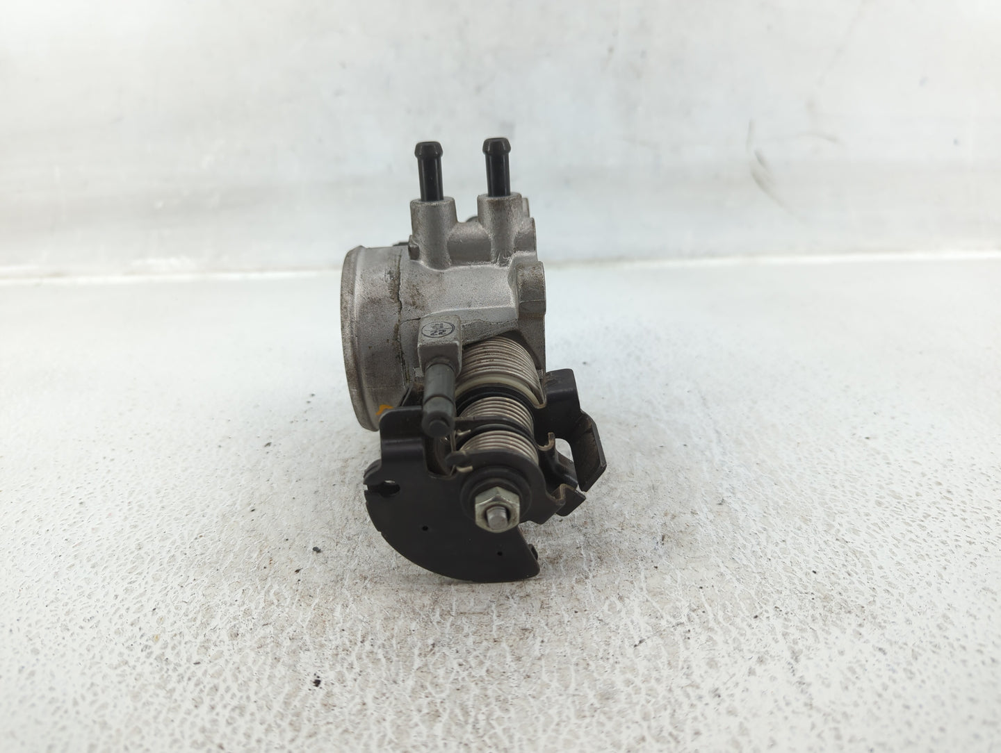 2007-2012 Hyundai Elantra Throttle Body P/N:35100-23950 Fits Fits 2007 2008 2009 2010 2011 2012 OEM Used Auto Parts - Oemuse