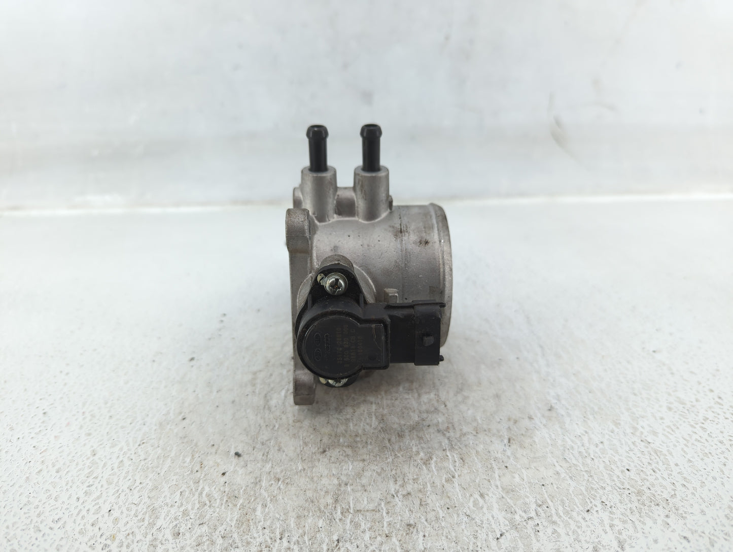 2007-2012 Hyundai Elantra Throttle Body P/N:35100-23950 Fits Fits 2007 2008 2009 2010 2011 2012 OEM Used Auto Parts - Oemuse