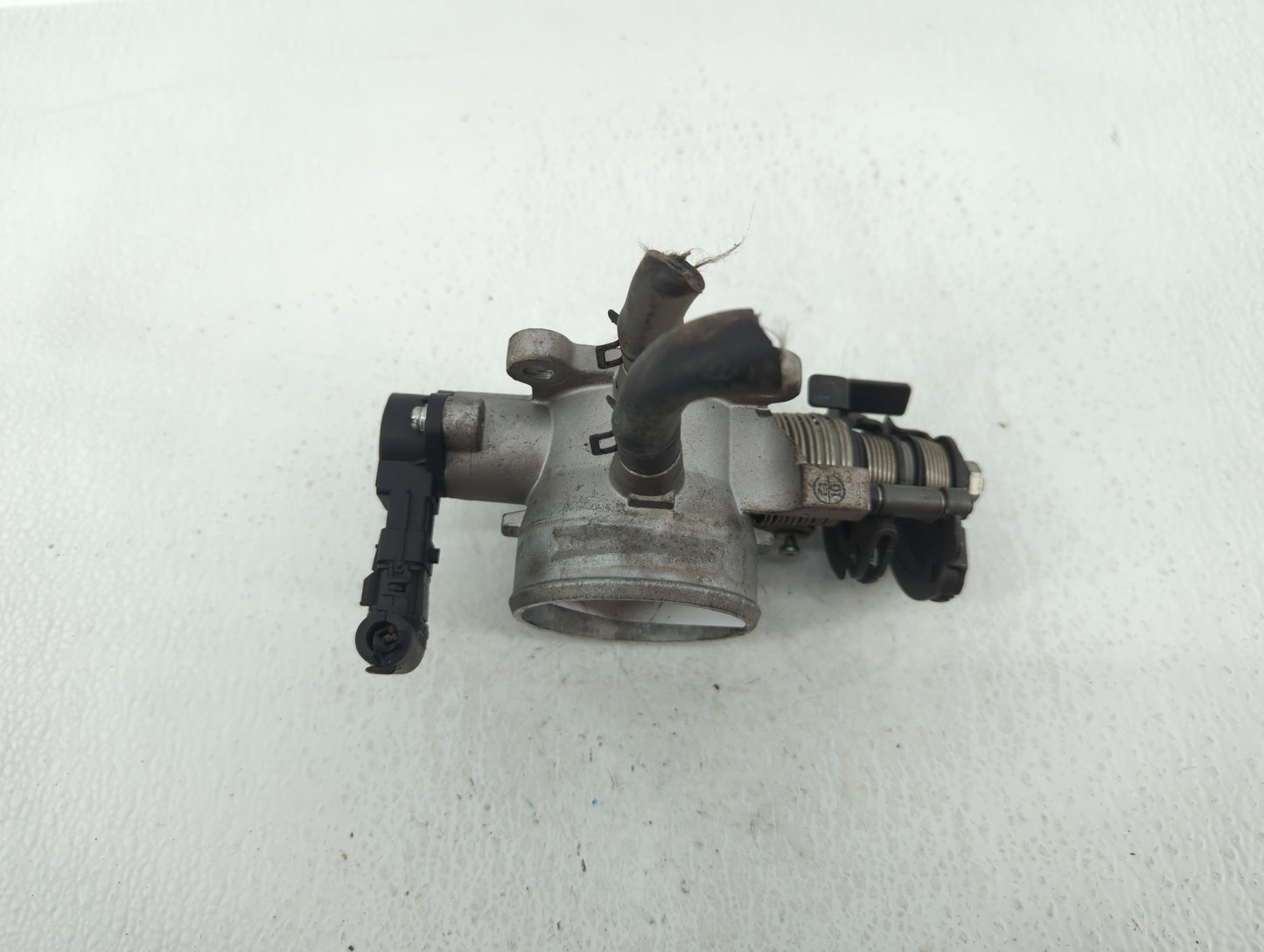 2007-2012 Hyundai Elantra Throttle Body P/N:35100-23950 Fits Fits 2007 2008 2009 2010 2011 2012 OEM Used Auto Parts - Oemuse