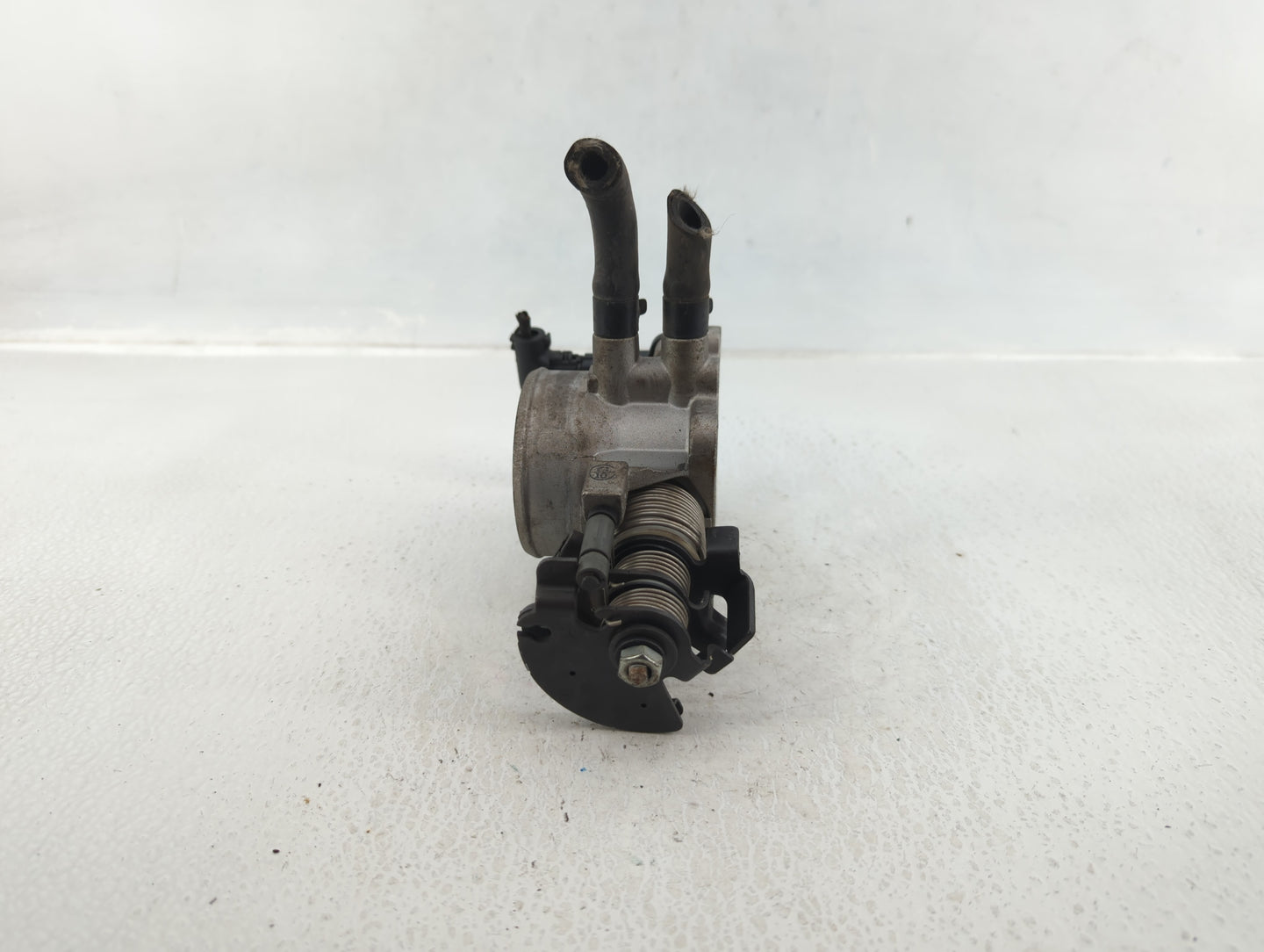 2007-2012 Hyundai Elantra Throttle Body P/N:35100-23950 Fits Fits 2007 2008 2009 2010 2011 2012 OEM Used Auto Parts - Oemuse