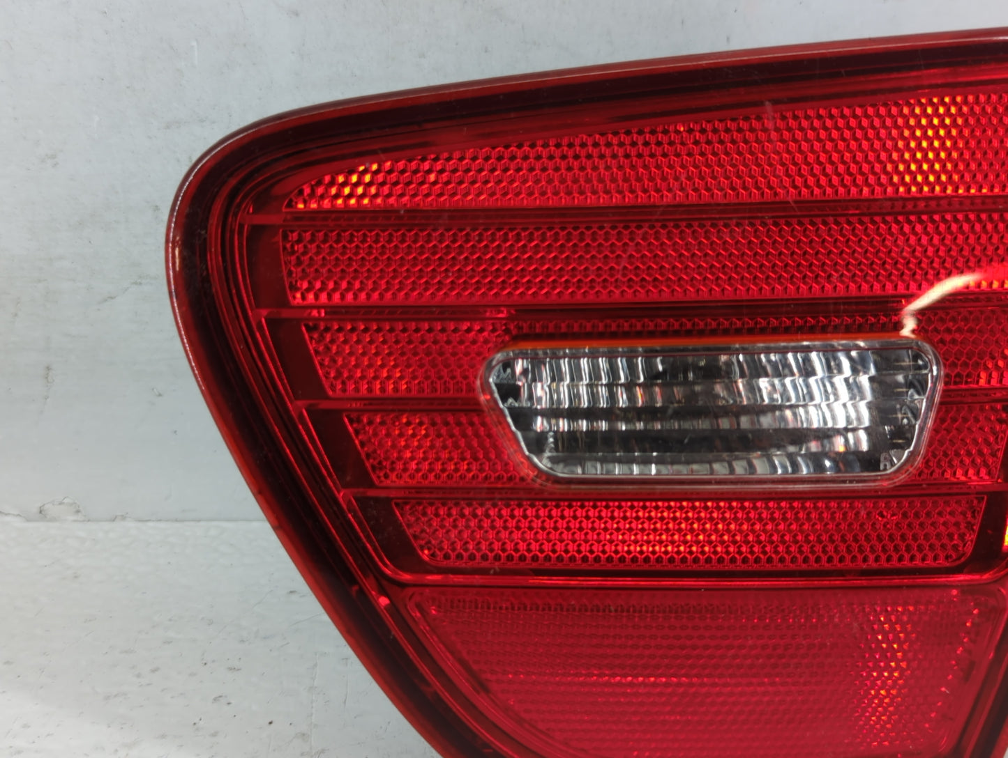 2007-2010 Hyundai Elantra Tail Light Assembly Passenger Right OEM P/N:92404-2H00 Fits Fits 2007 2008 2009 2010 OEM Used Auto