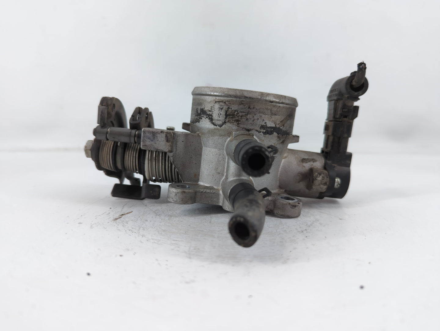 2007-2012 Hyundai Elantra Throttle Body P/N:9L11 0681 35100-23950 Fits Fits 2007 2008 2009 2010 2011 2012 OEM Used Auto Part