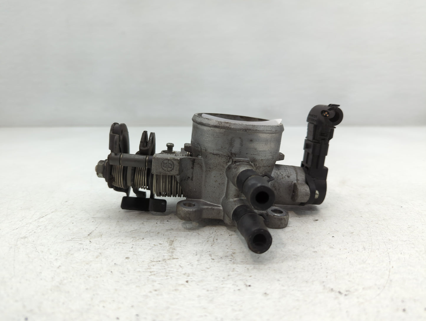 2007-2012 Hyundai Elantra Throttle Body P/N:35100-23950 Fits Fits 2007 2008 2009 2010 2011 2012 OEM Used Auto Parts - Oemuse