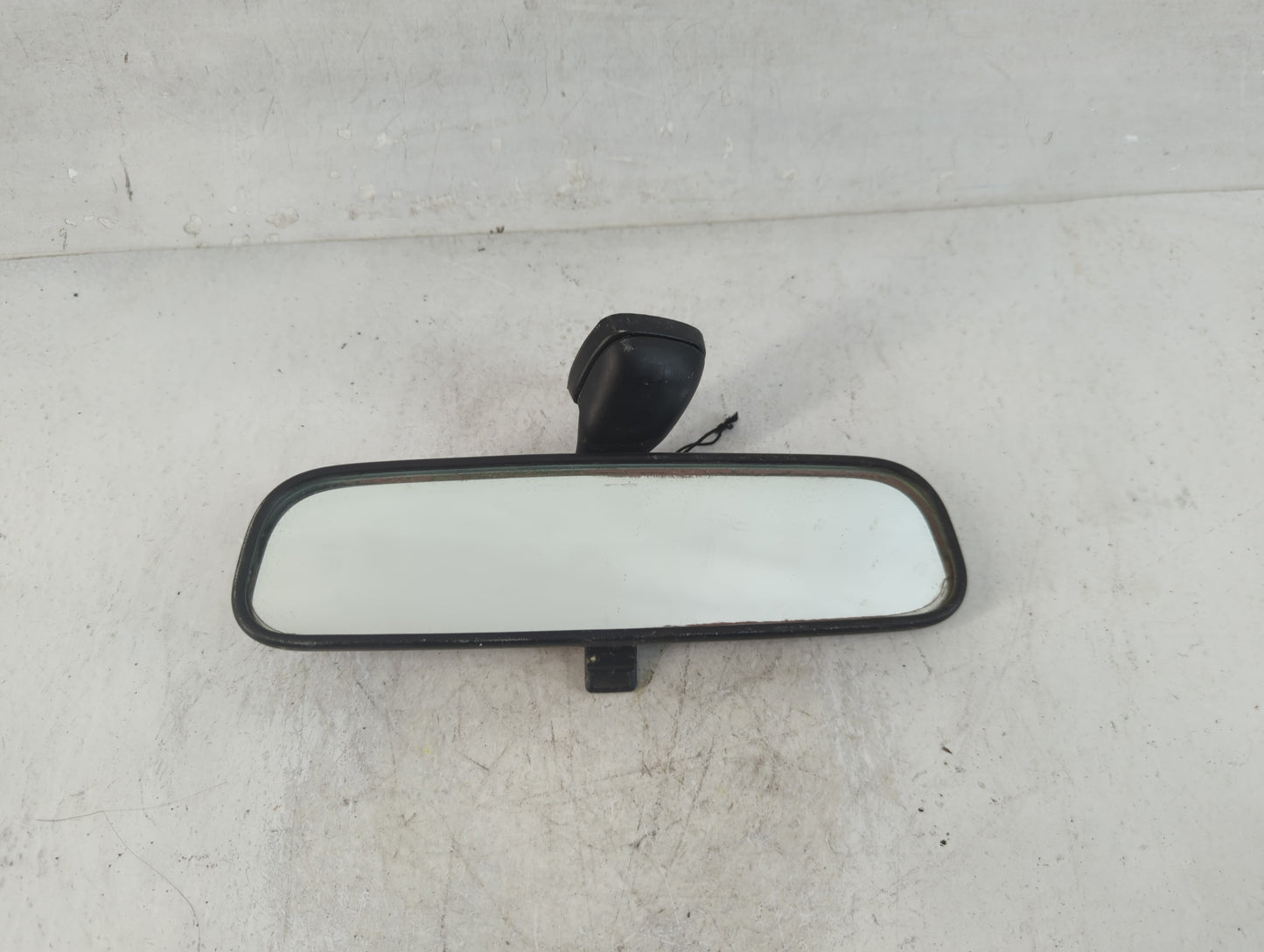 2001-2012 Hyundai Elantra Interior Rear View Mirror Replacement OEM P/N:13010082 Fits OEM Used Auto Parts - Oemusedautoparts