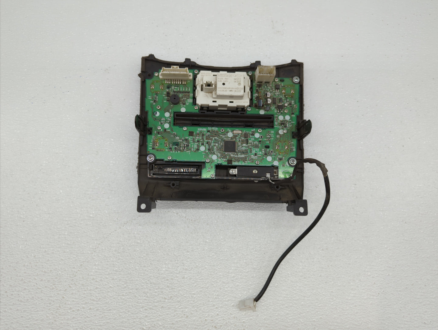 2011-2013 Hyundai Equus Radio Control Panel - Oemusedautoparts1.com