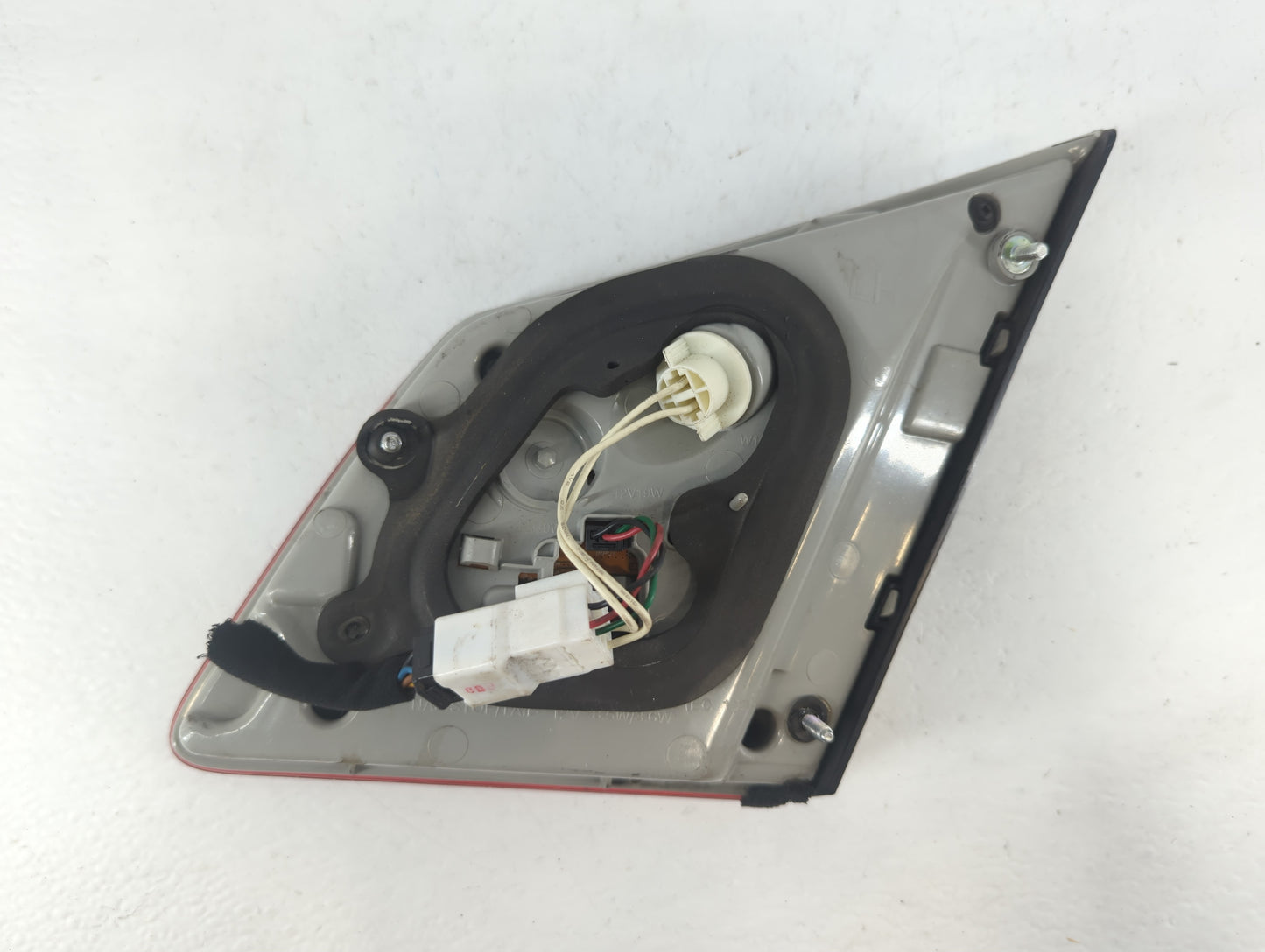 2009-2011 Hyundai Genesis Driver Left Side Deck Lid Mounted Tail Light 1083796 - Oemusedautoparts1.com