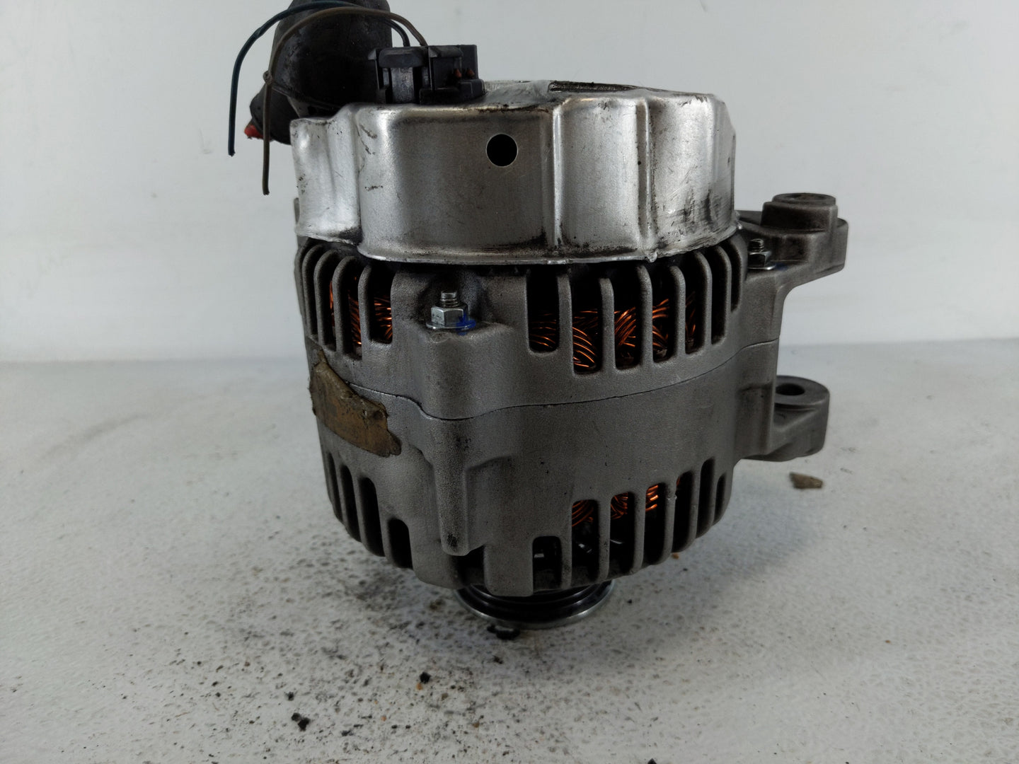 2009-2016 Hyundai Genesis Alternator Replacement Generator Charging Assembly Engine OEM Fits OEM Used Auto Parts - Oemusedau