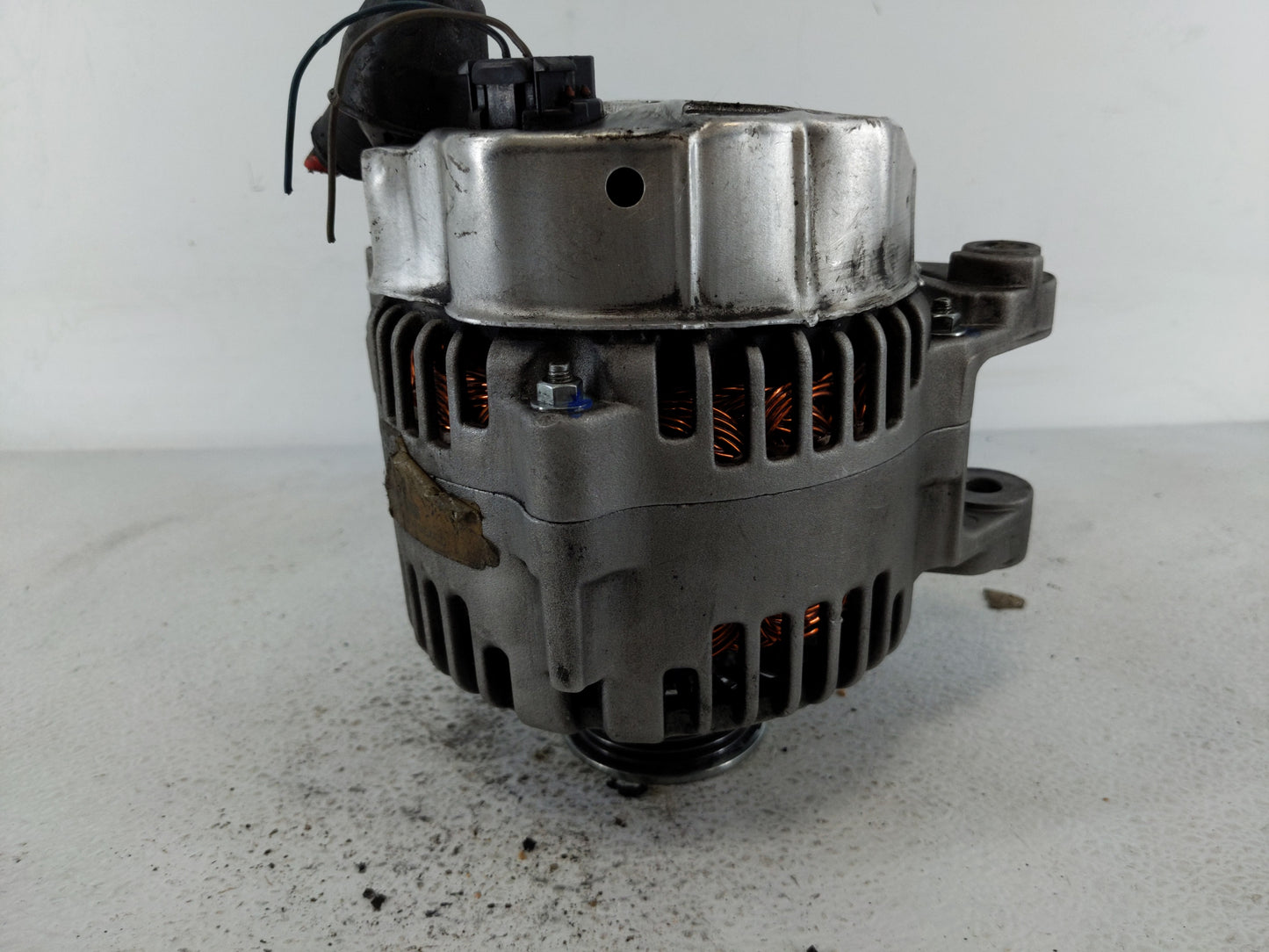 2009-2016 Hyundai Genesis Alternator Replacement Generator Charging Assembly Engine OEM Fits OEM Used Auto Parts - Oemusedau