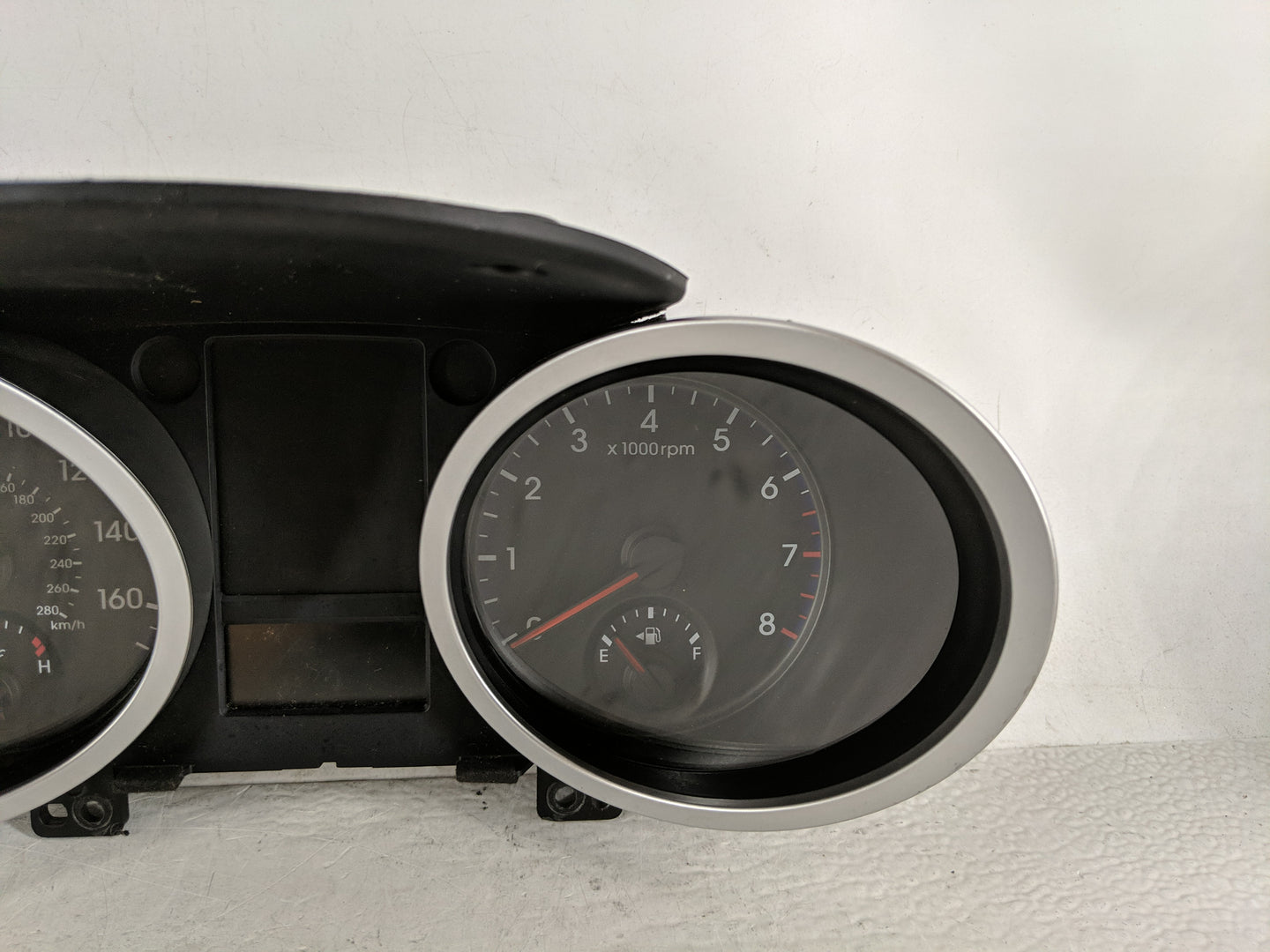 2009-2010 Hyundai Genesis Instrument Cluster Speedometer Gauges P/N:94001-2M310 Fits Fits 2009 2010 OEM Used Auto Parts - Oe