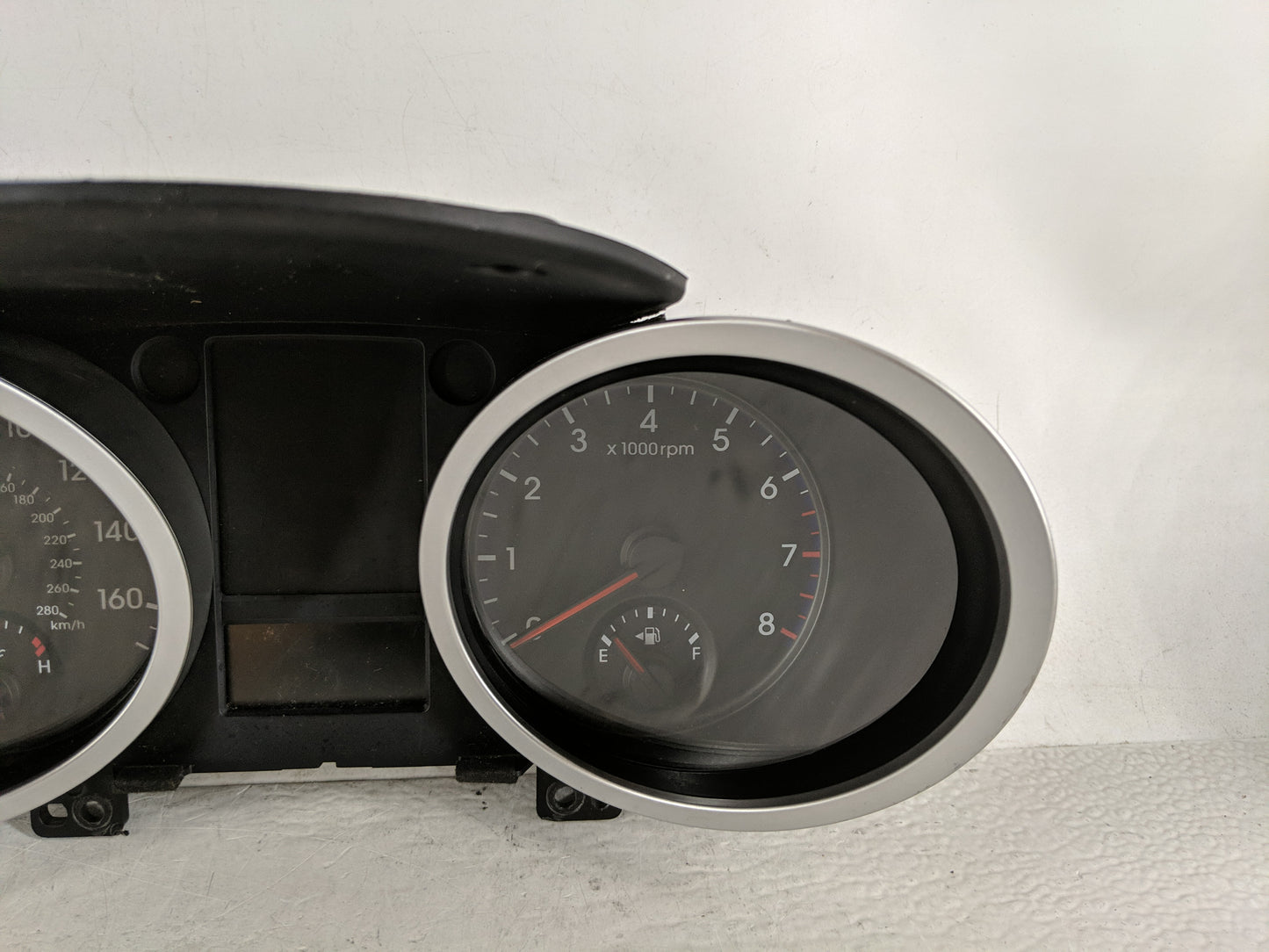 2009-2010 Hyundai Genesis Instrument Cluster Speedometer Gauges P/N:94001-2M310 Fits Fits 2009 2010 OEM Used Auto Parts - Oe