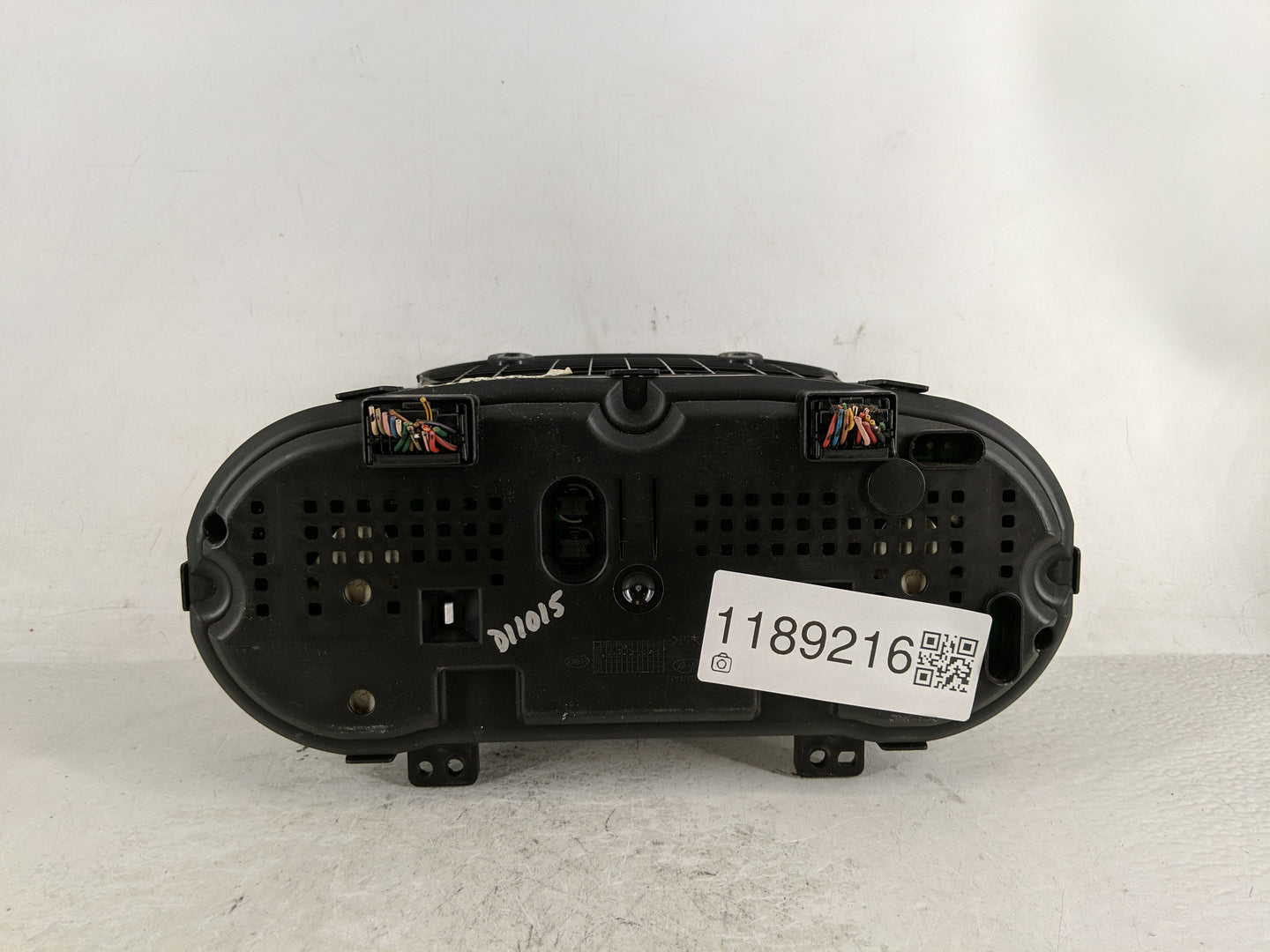 2009-2010 Hyundai Genesis Instrument Cluster Speedometer Gauges P/N:94001-2M310 Fits Fits 2009 2010 OEM Used Auto Parts - Oe