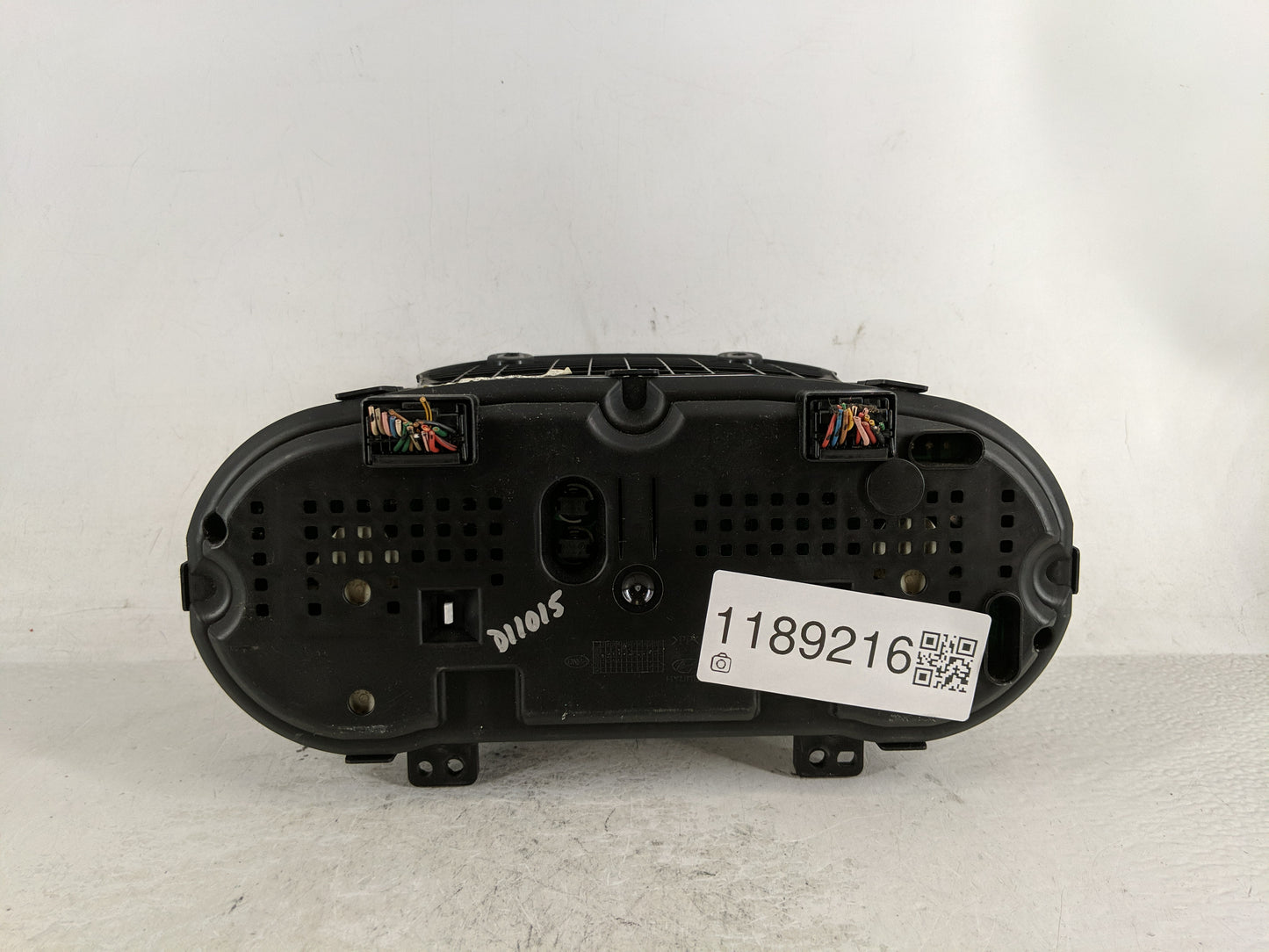 2009-2010 Hyundai Genesis Instrument Cluster Speedometer Gauges P/N:94001-2M310 Fits Fits 2009 2010 OEM Used Auto Parts - Oe