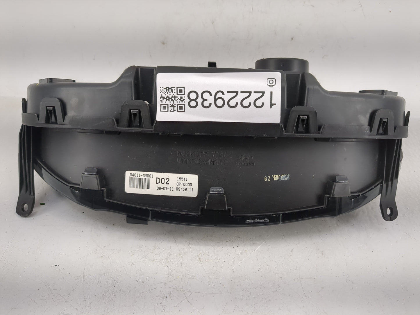 2009-2011 Hyundai Genesis Instrument Cluster Speedometer Gauges P/N:94011-3M001 Fits Fits 2009 2010 2011 OEM Used Auto Parts
